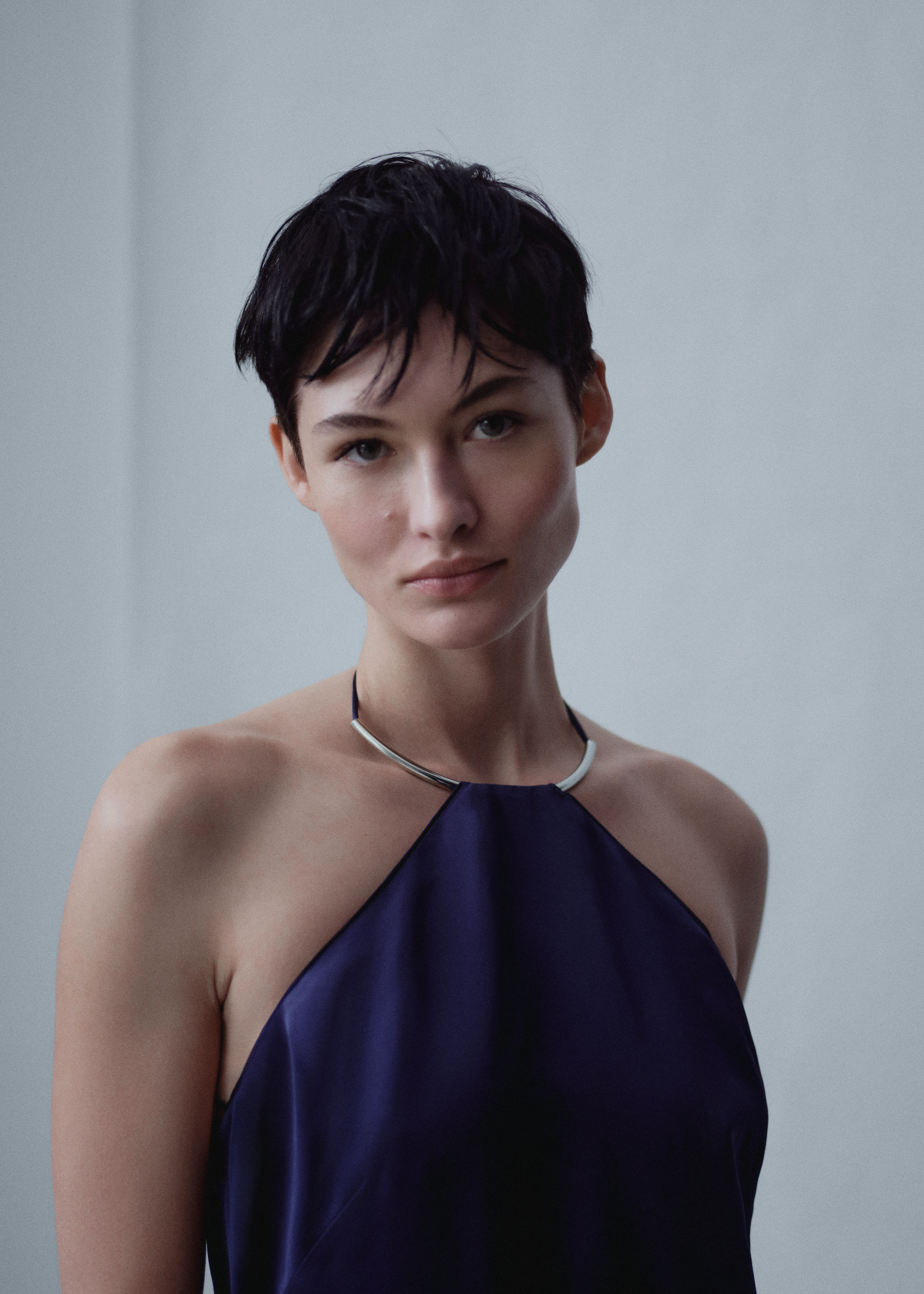 Robe en satin à col rigide - Détail de l'article 1