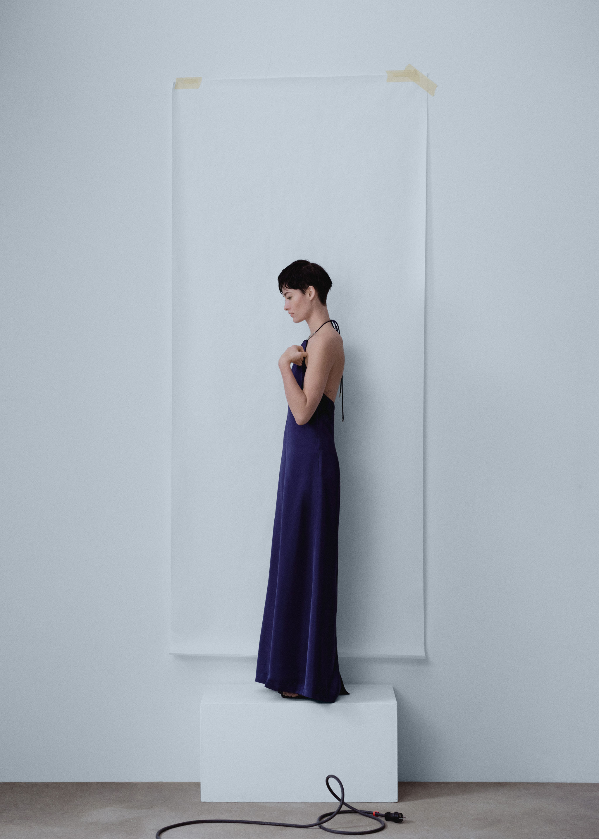 Robe en satin à col rigide - Détail de l'article 4