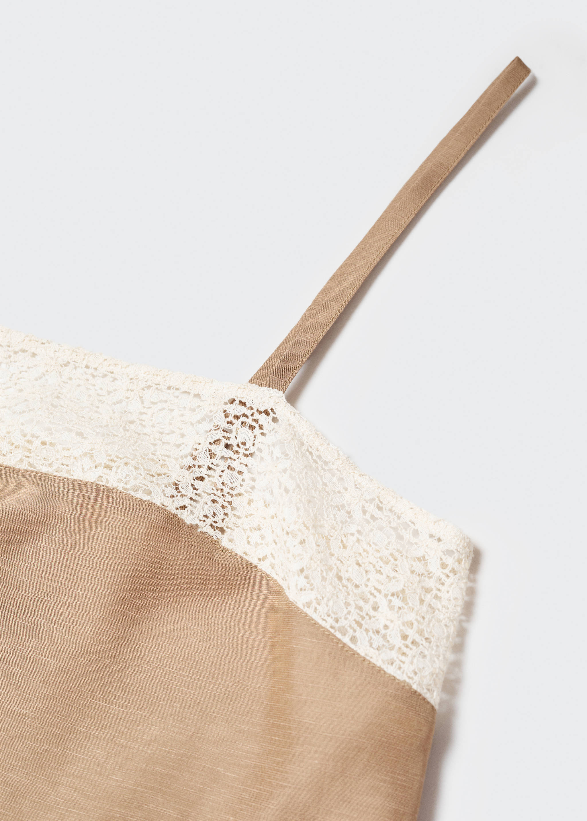 Top mit Spitzeneinsatz - Detail des Artikels 8