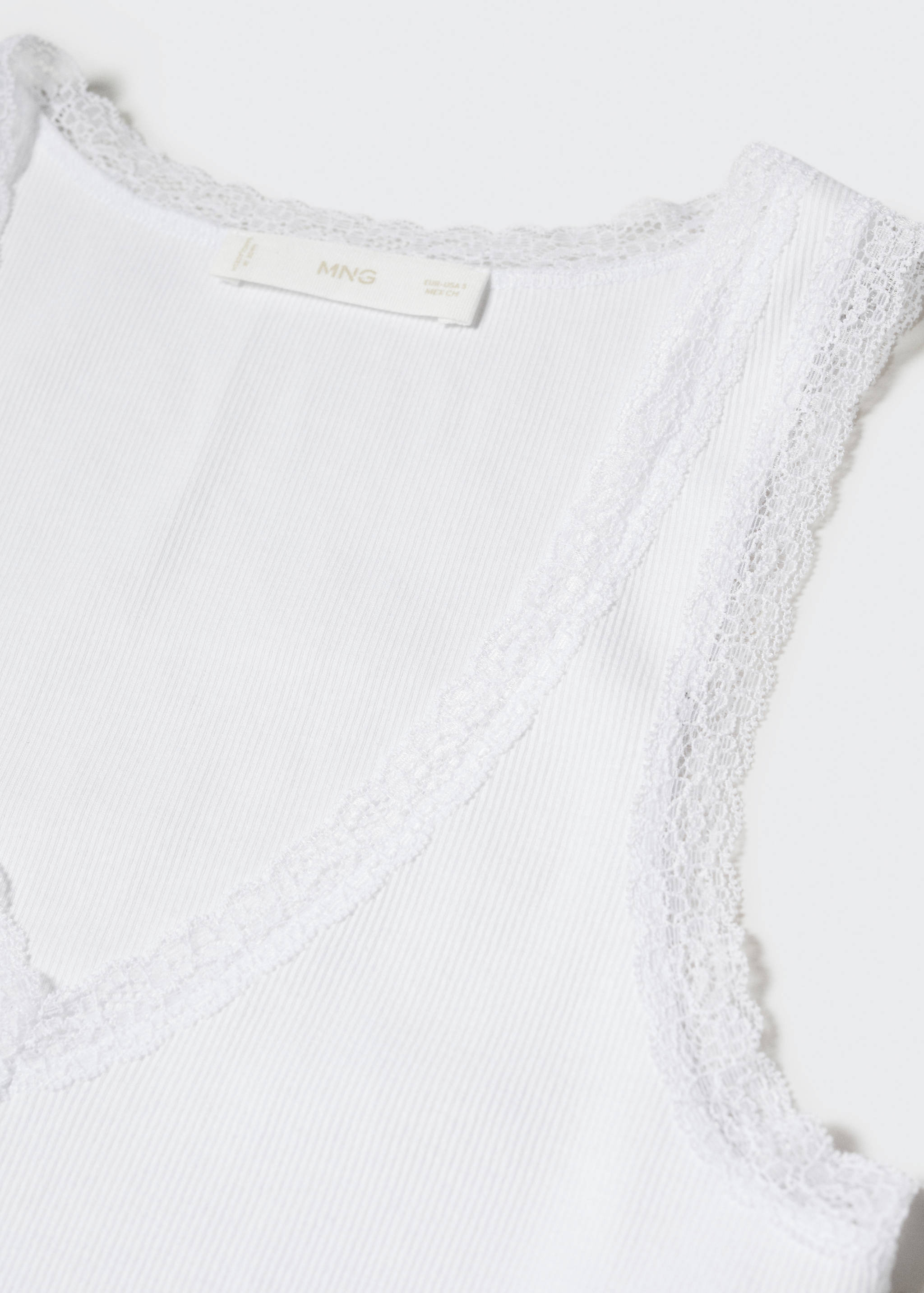 Lace edges top - Details of the article 8