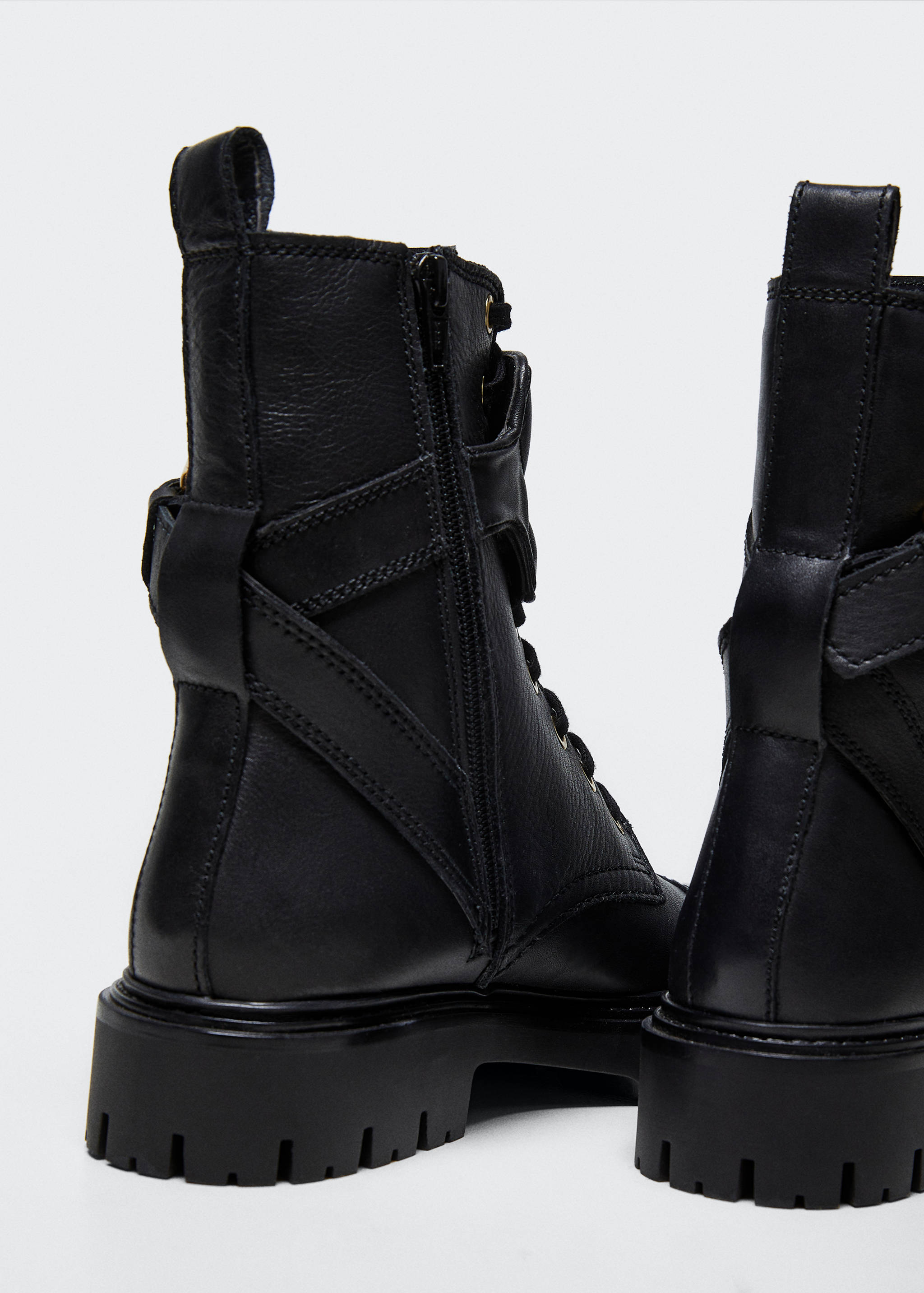 Lace-up leather ankle boots - Details of the article 1
