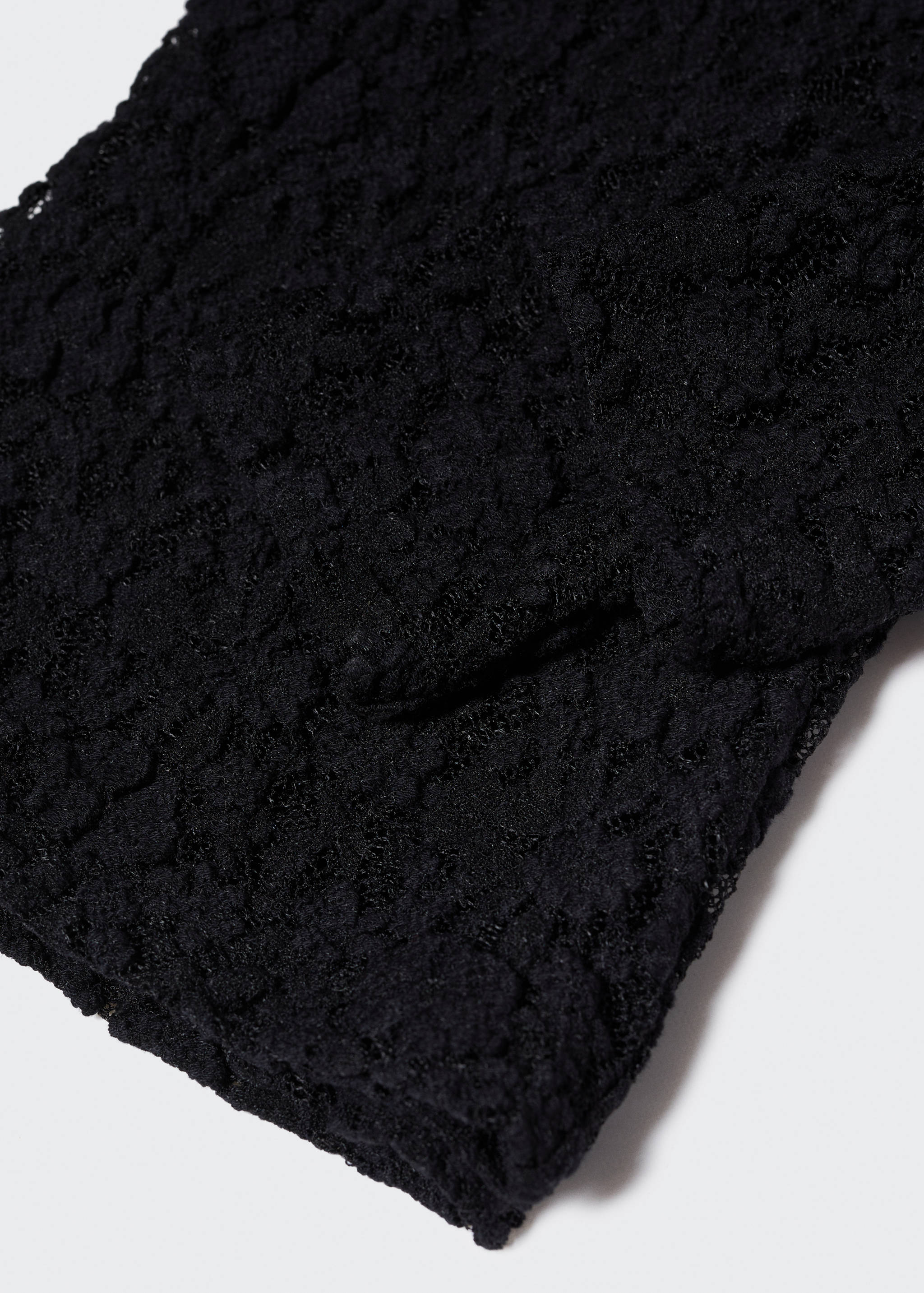 T-shirt bordada semitransparente - Pormenor do artigo 8