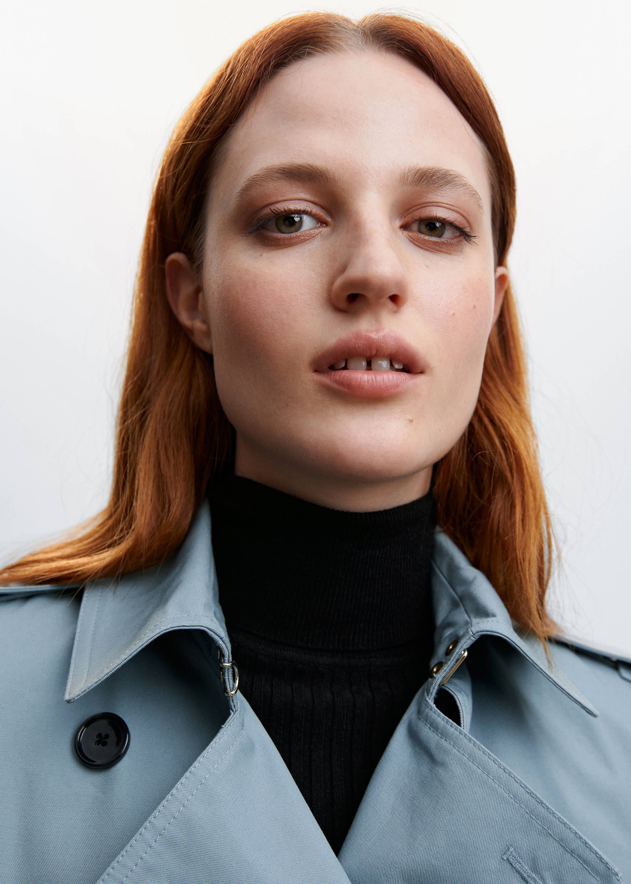 Classic trench coat with belt - Details of the article 1