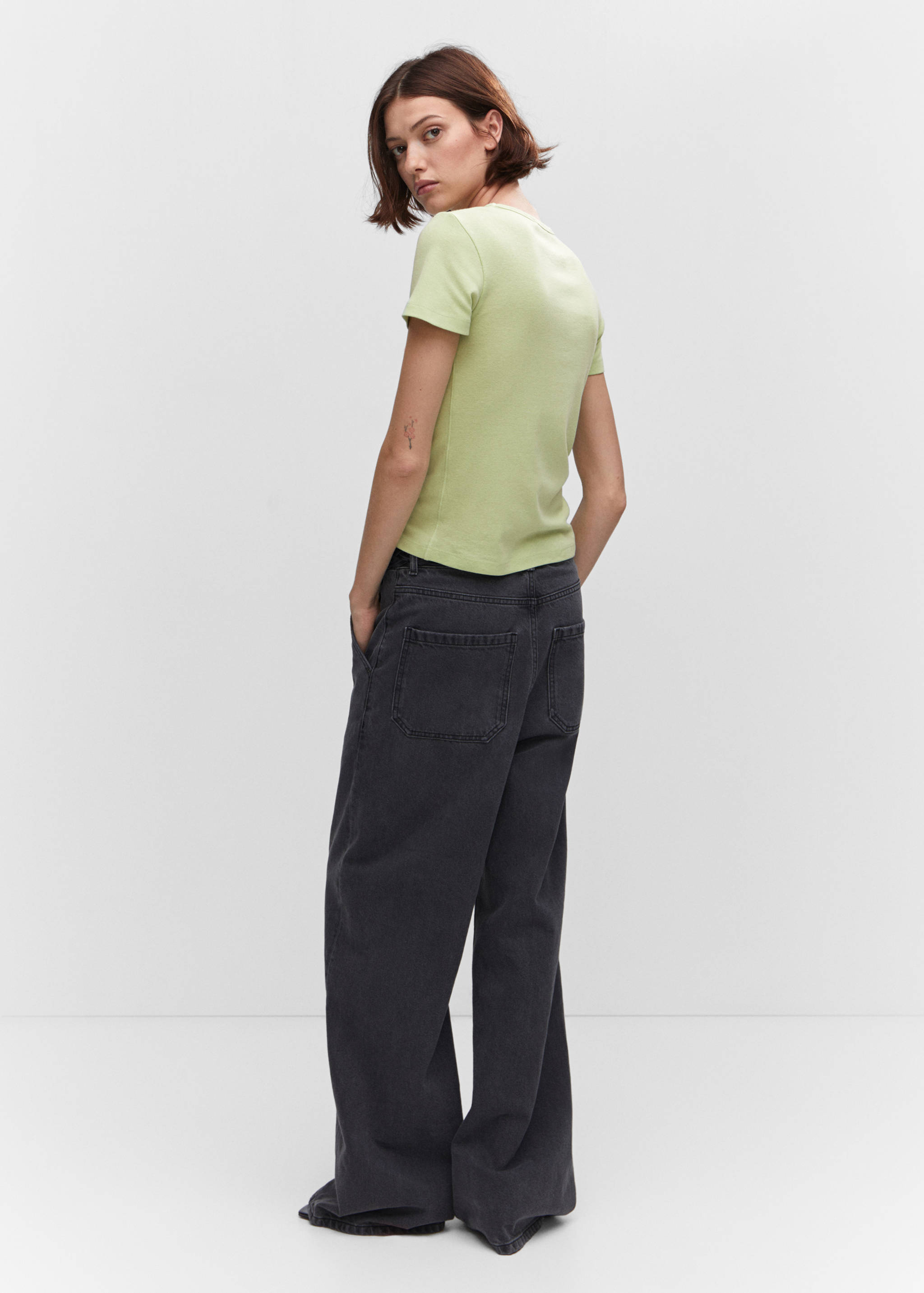 Rounded neck cotton t-shirt - Reverse of the article