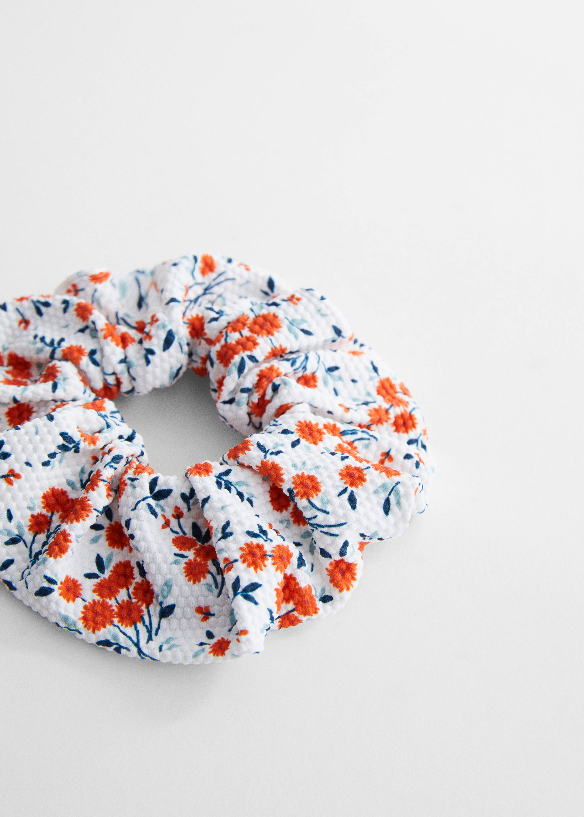 Flower scrunchie - Medium plane