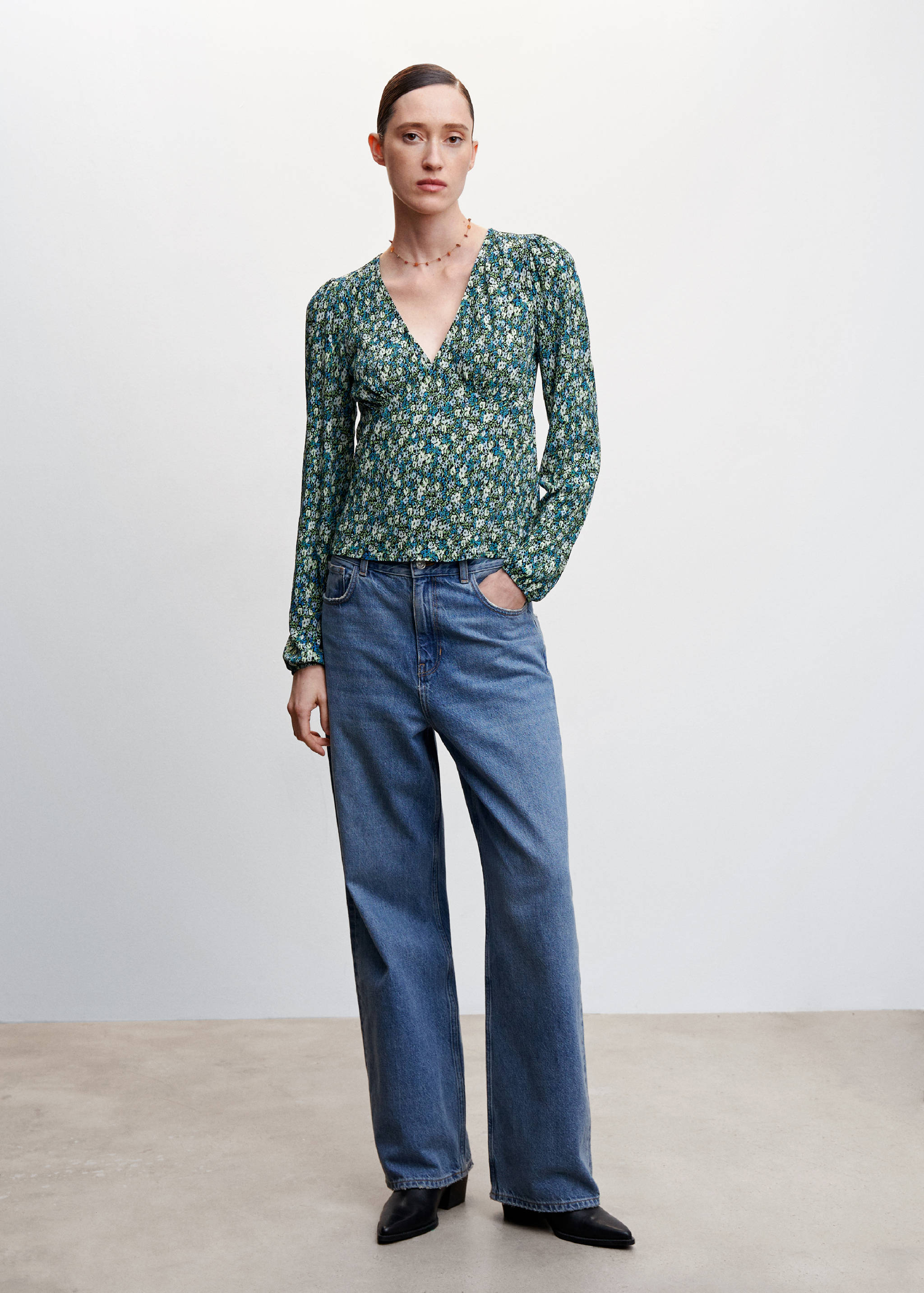 Blouse col en V - Plan général