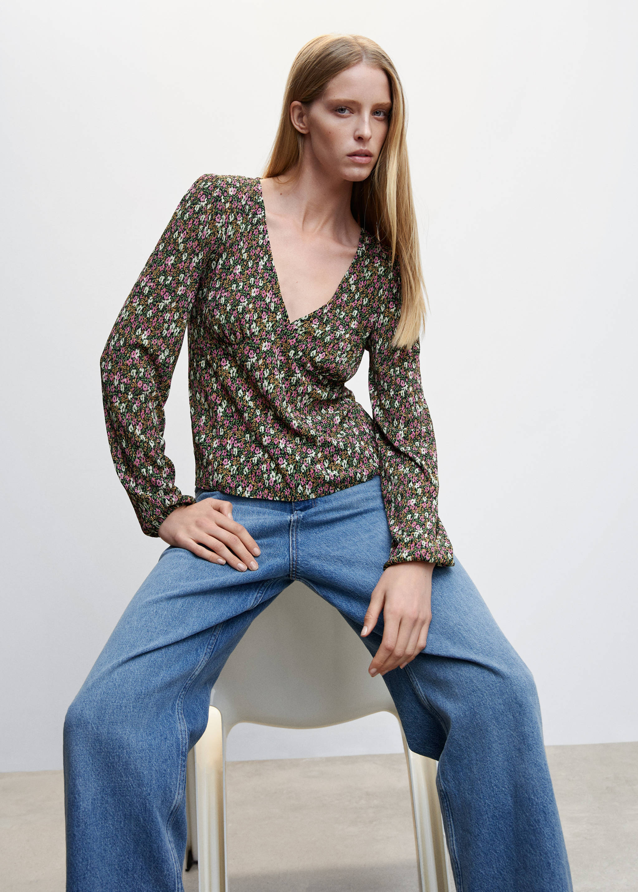 Blusa decote em V - Pormenor do artigo 2