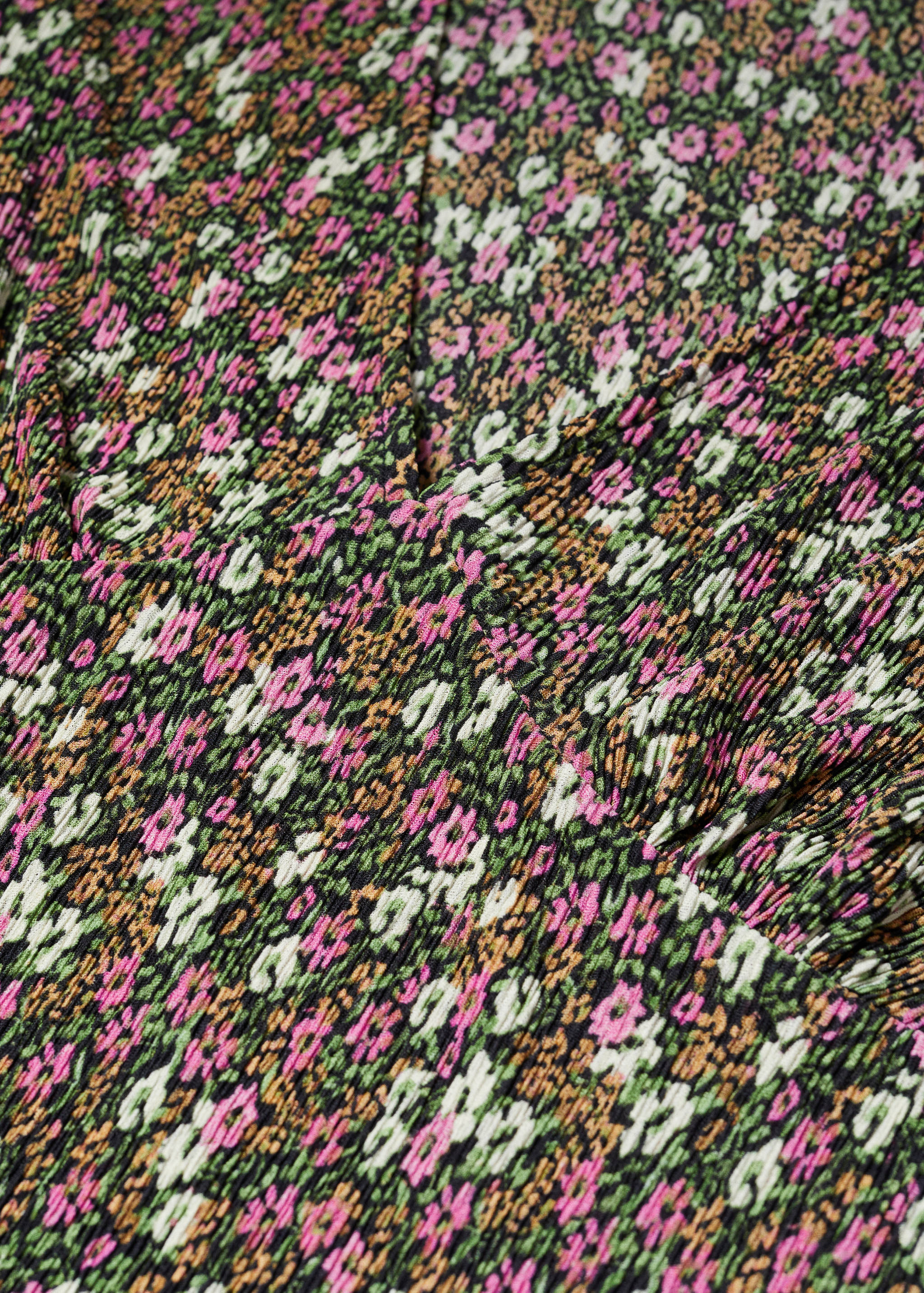 Blusa decote em V - Pormenor do artigo 8