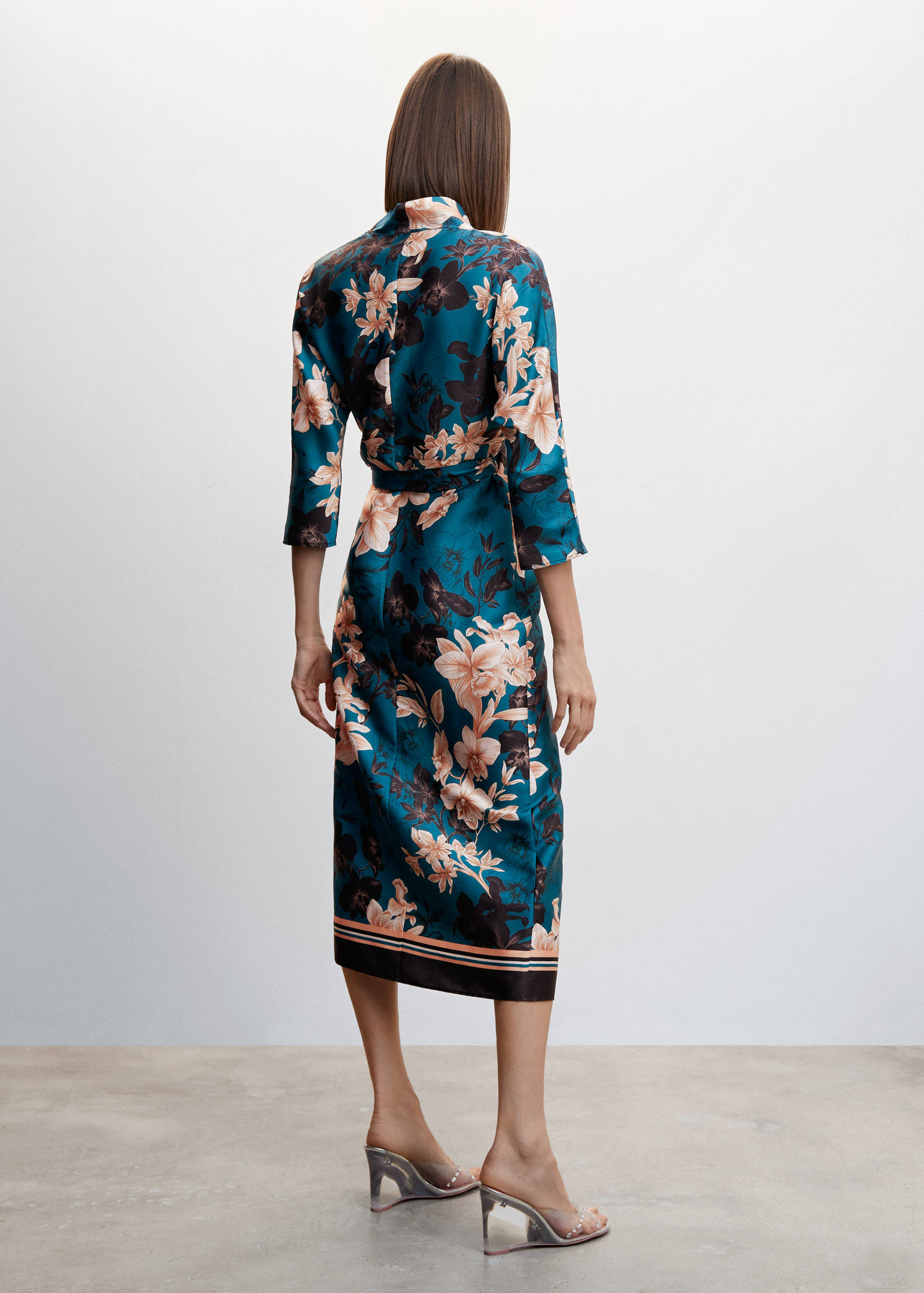 Robe kimono imprimé fleuri - Verso de l’article