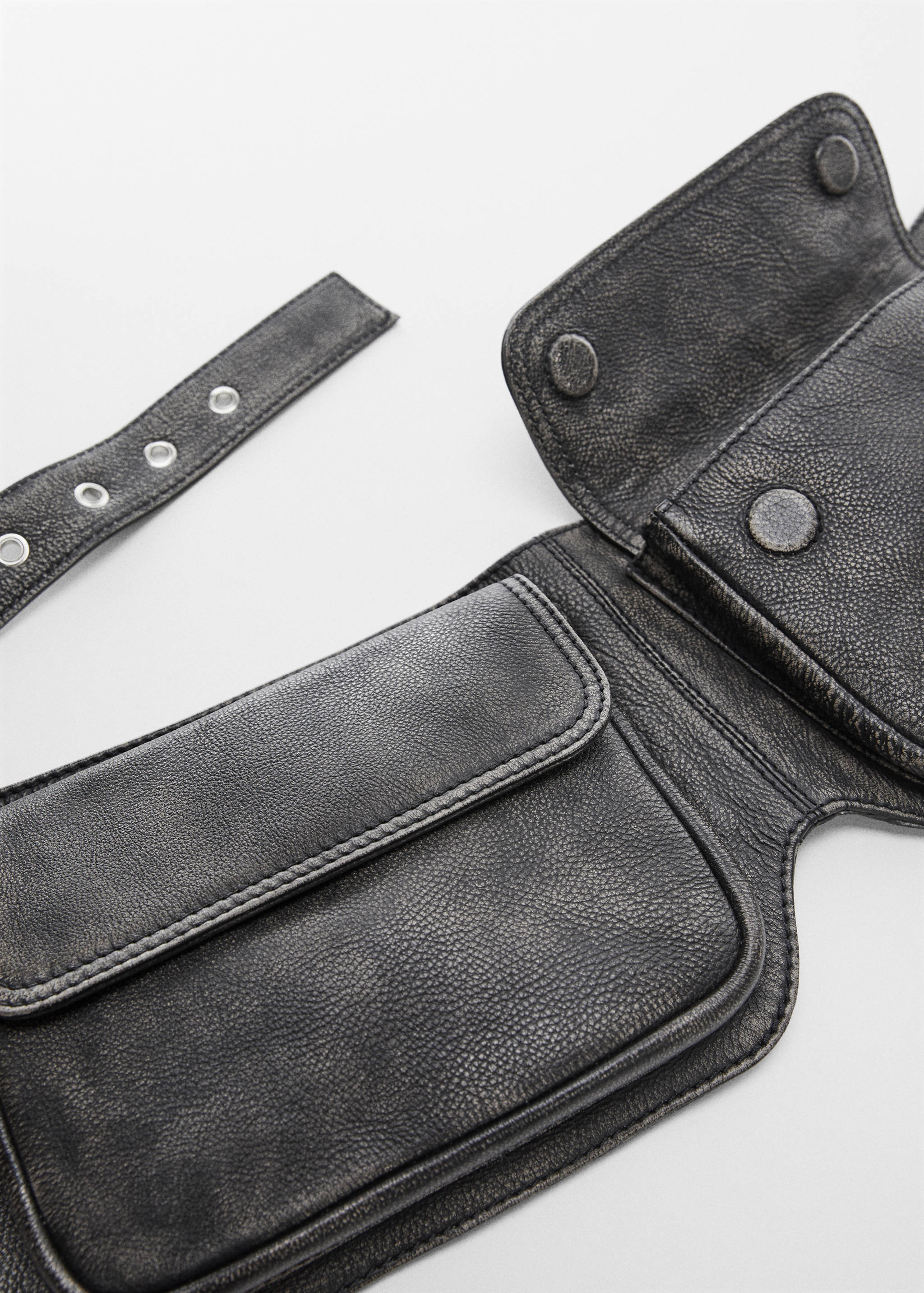 Leder-Gürteltasche mit Doppeltasche - Detail des Artikels 1
