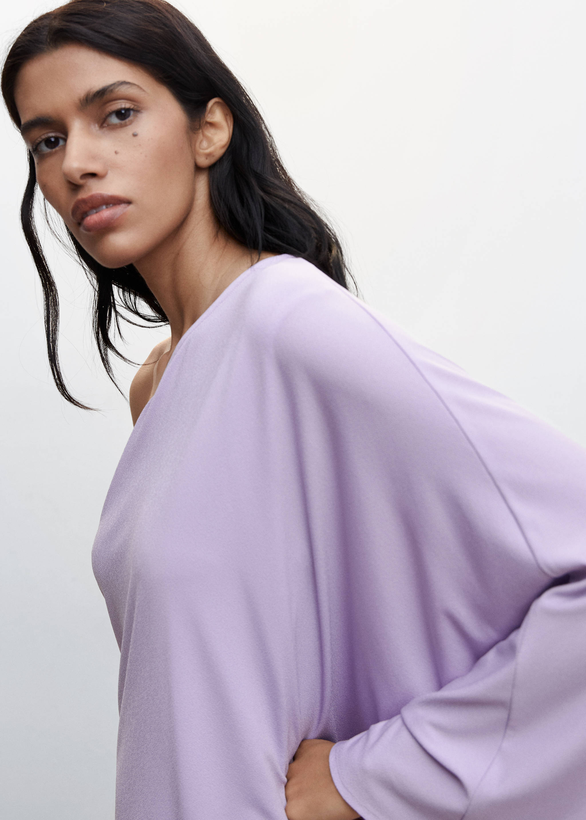 Vestido manga asimétrica - Detalle del artículo 1