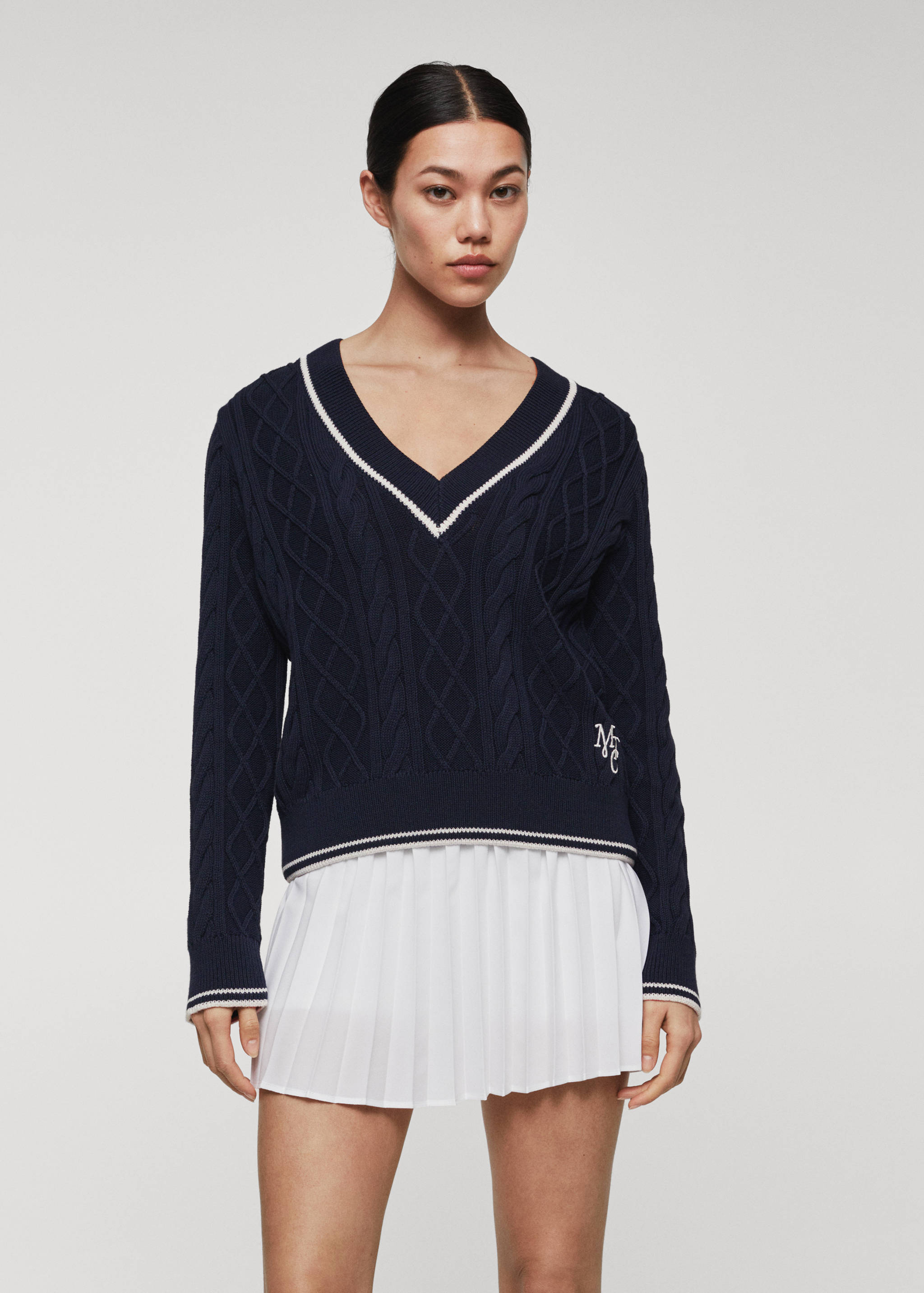 V-neck braided sweater - Medium plane