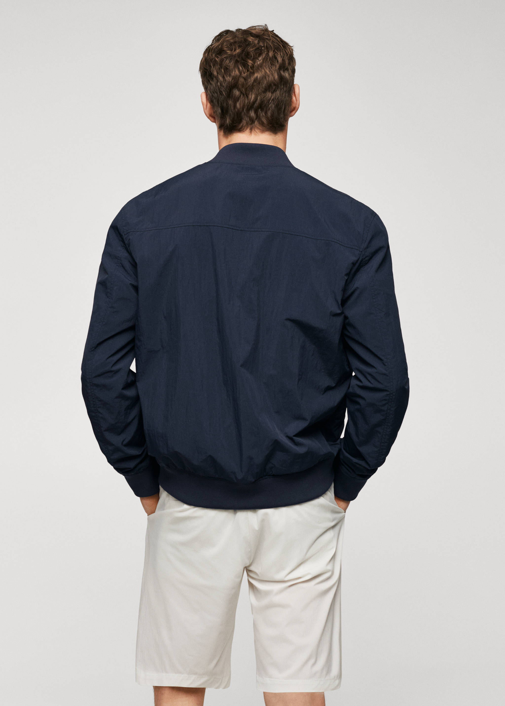 Bomberjacke aus leichtem Stoff - Rückseite des Artikels