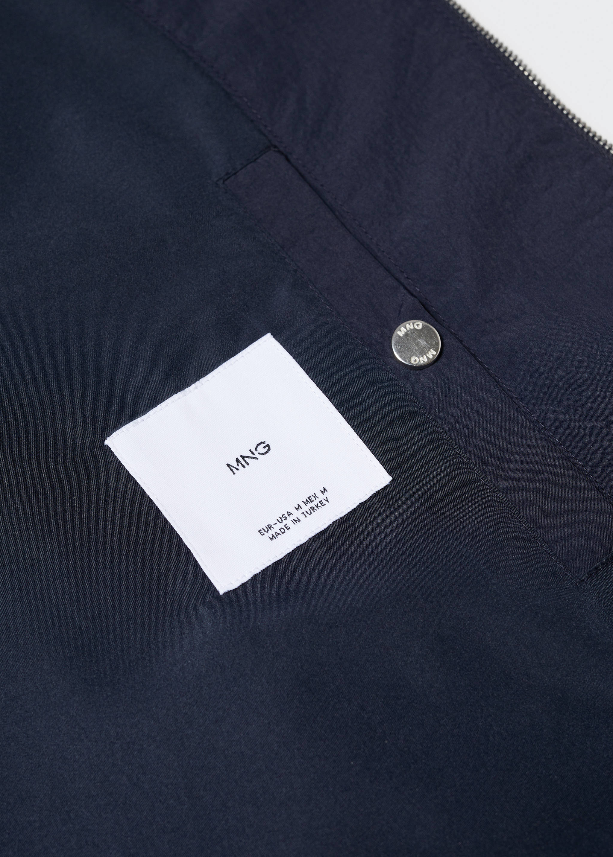 Bomberjacke aus leichtem Stoff - Detail des Artikels 8