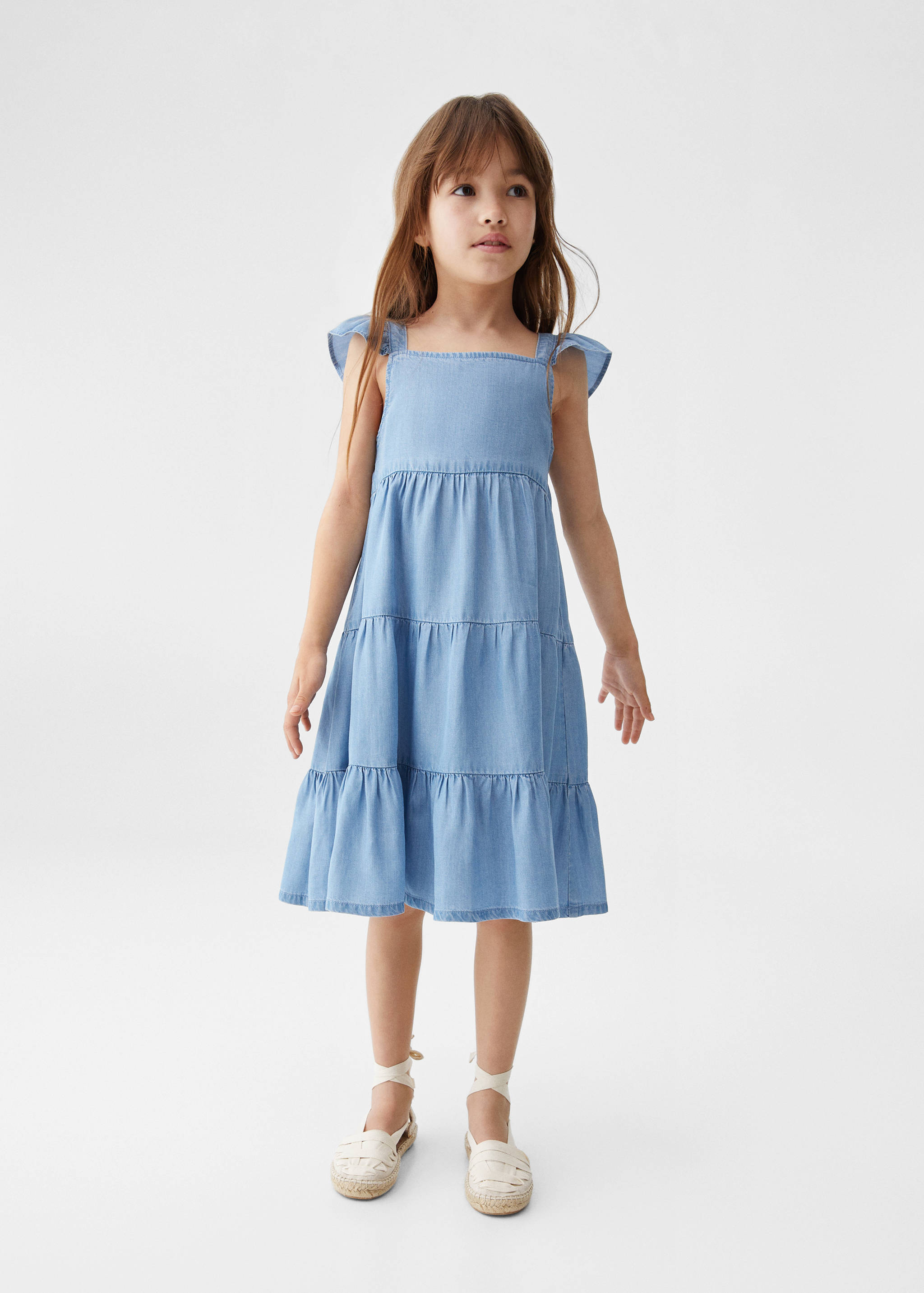Ruffled dress - General plane