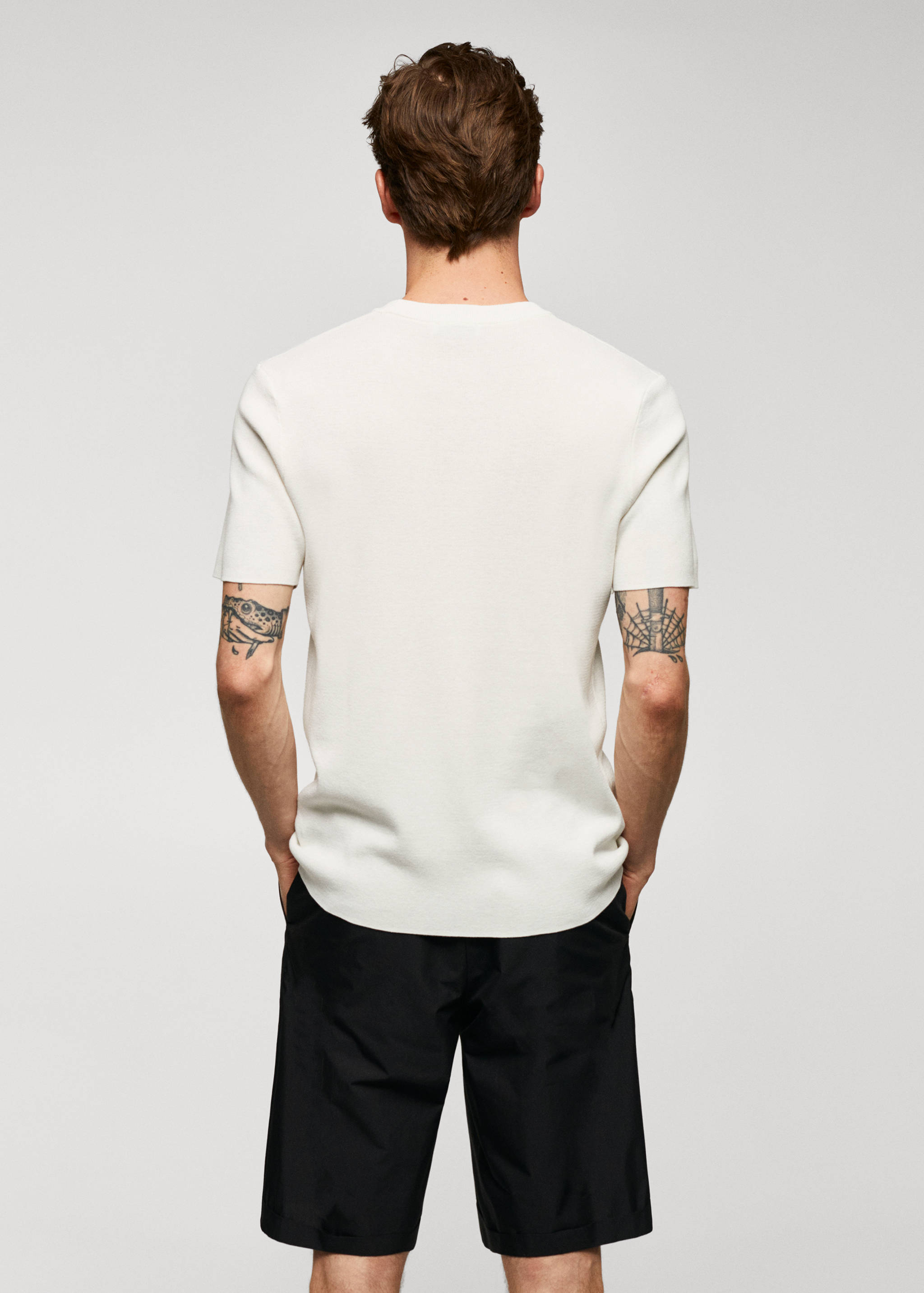 Fine-knit T-shirt - Reverse of the article