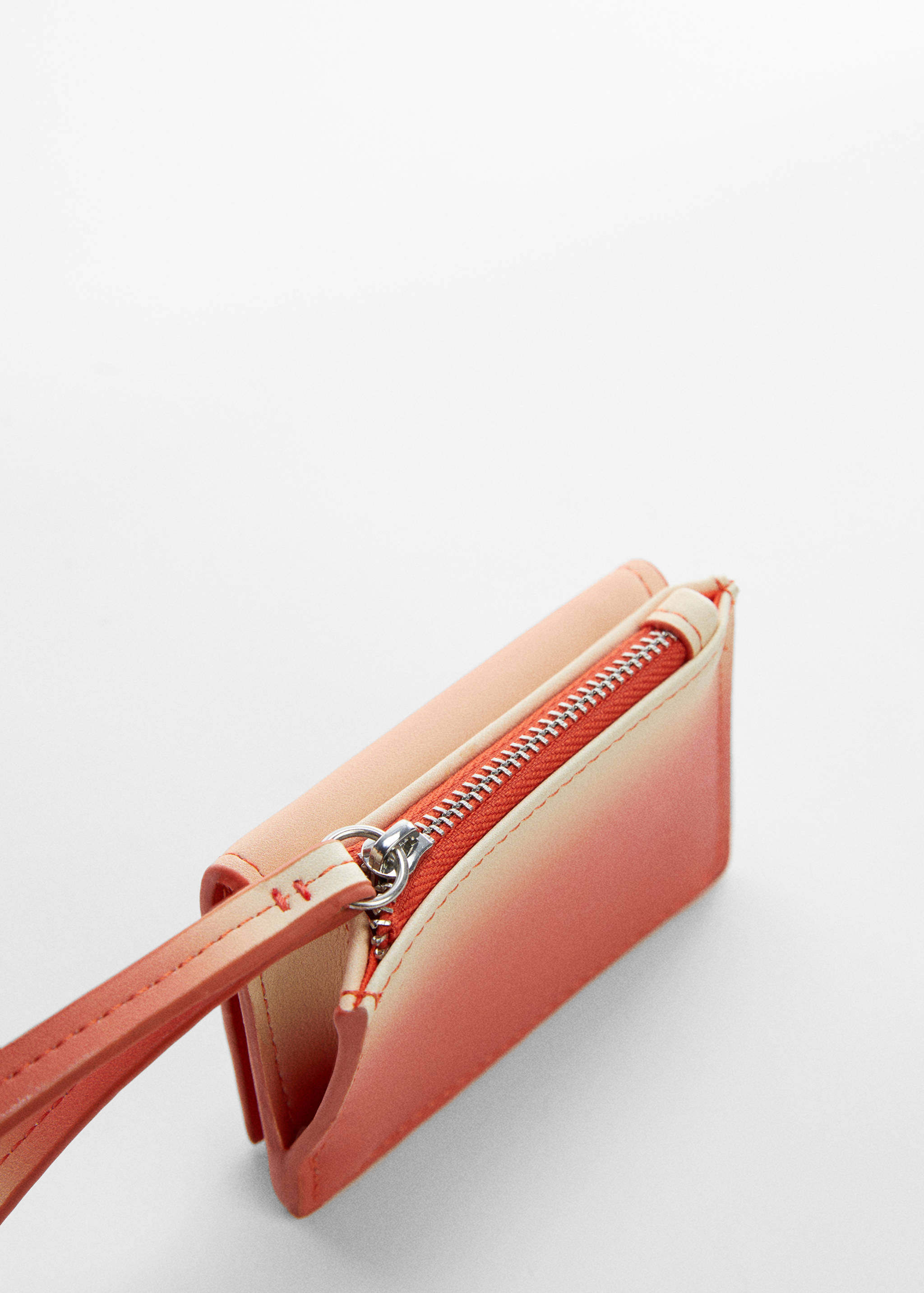 Gradient-effect purse - Details of the article 1