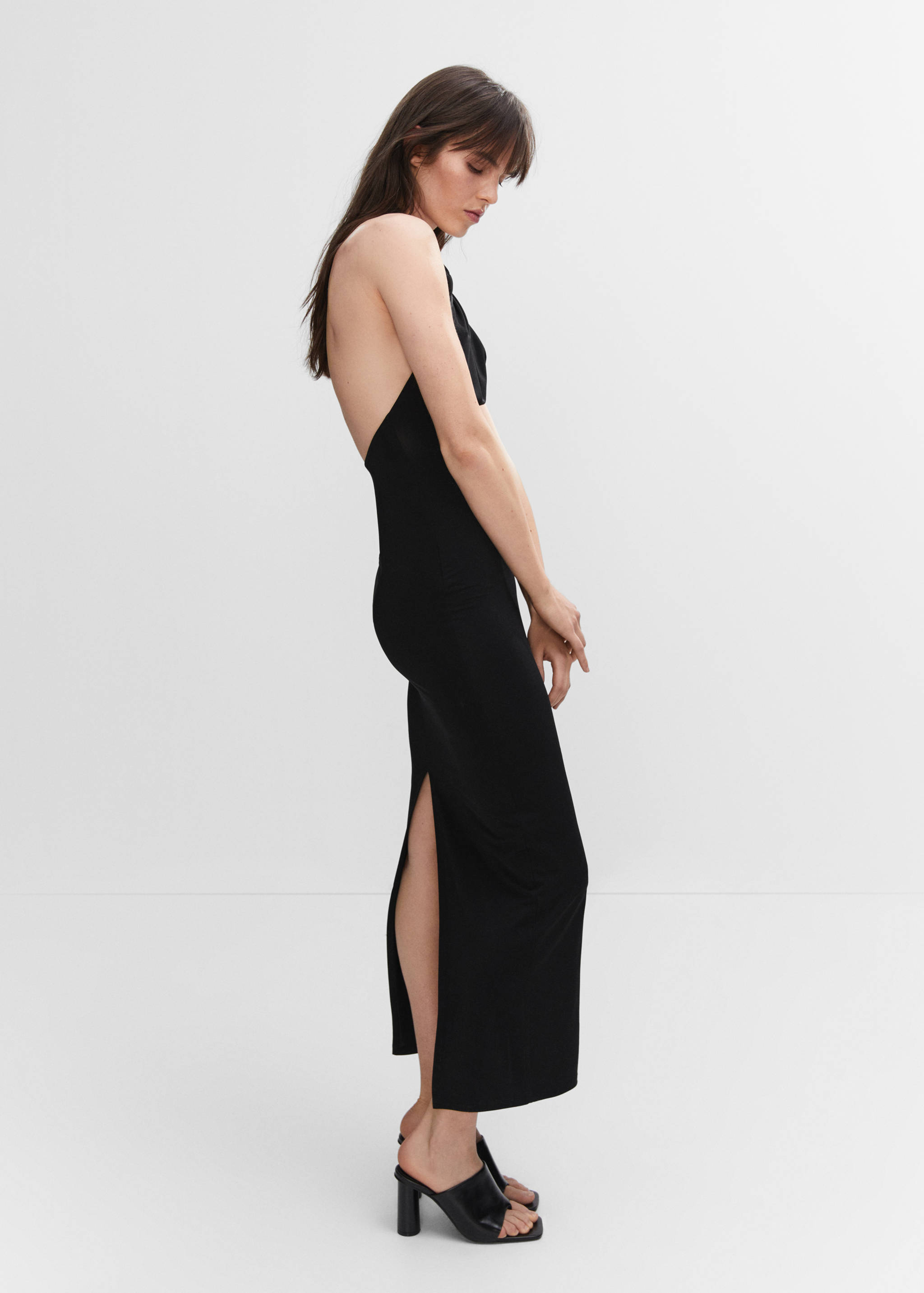 Halter dress with back opening - Details of the article 2