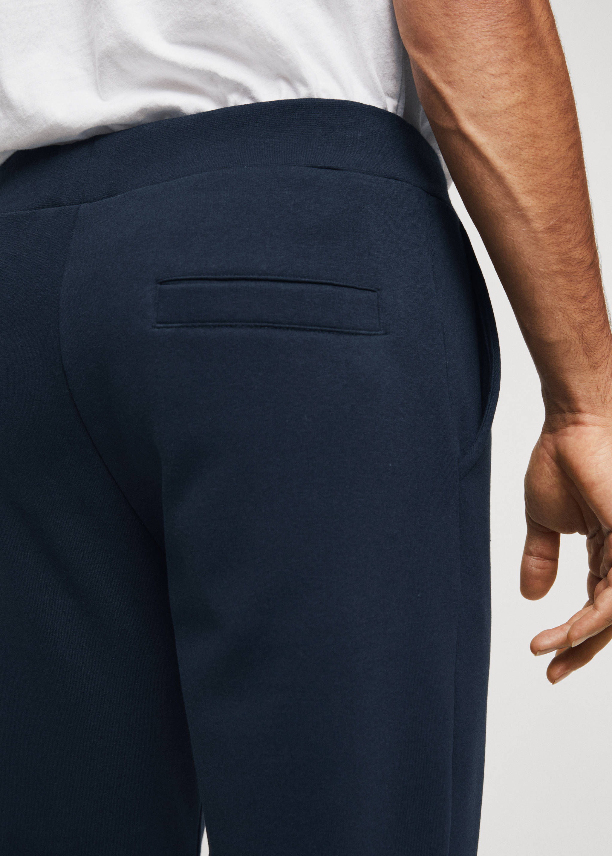 Sustainable cotton jogger trousers - Details of the article 4