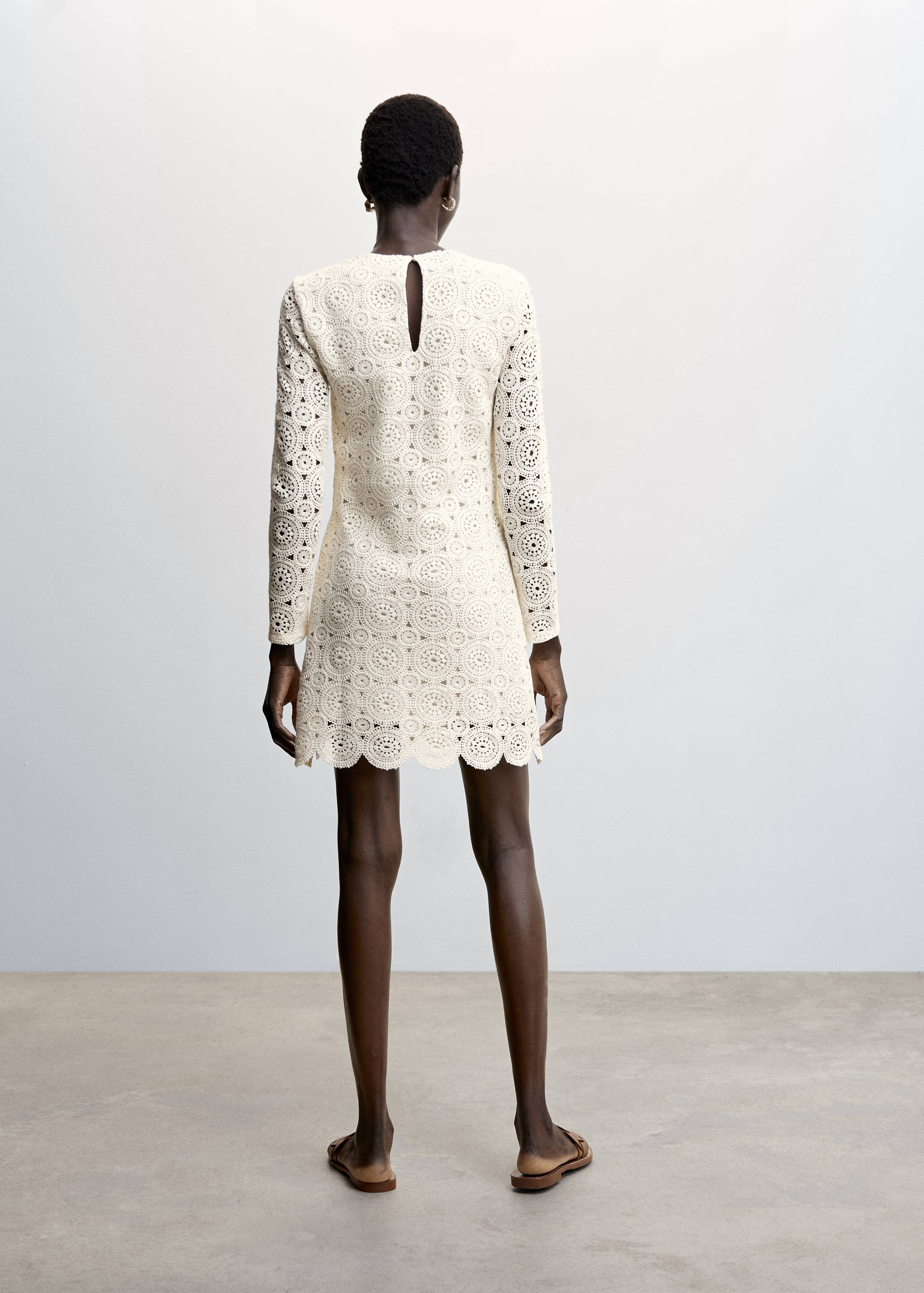 Crochet dress - Reverse of the article