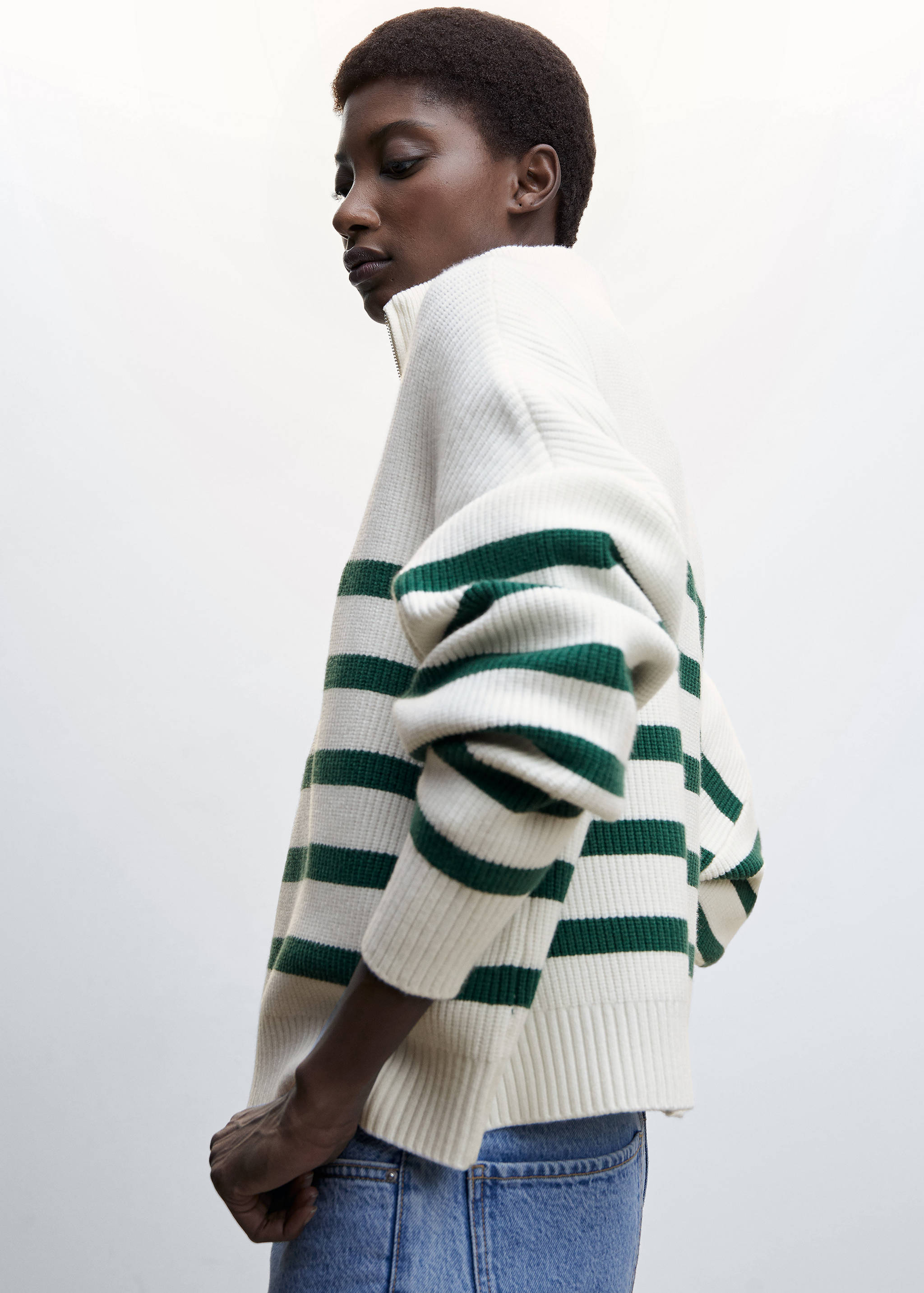 Striped sweater with zip - Details of the article 3