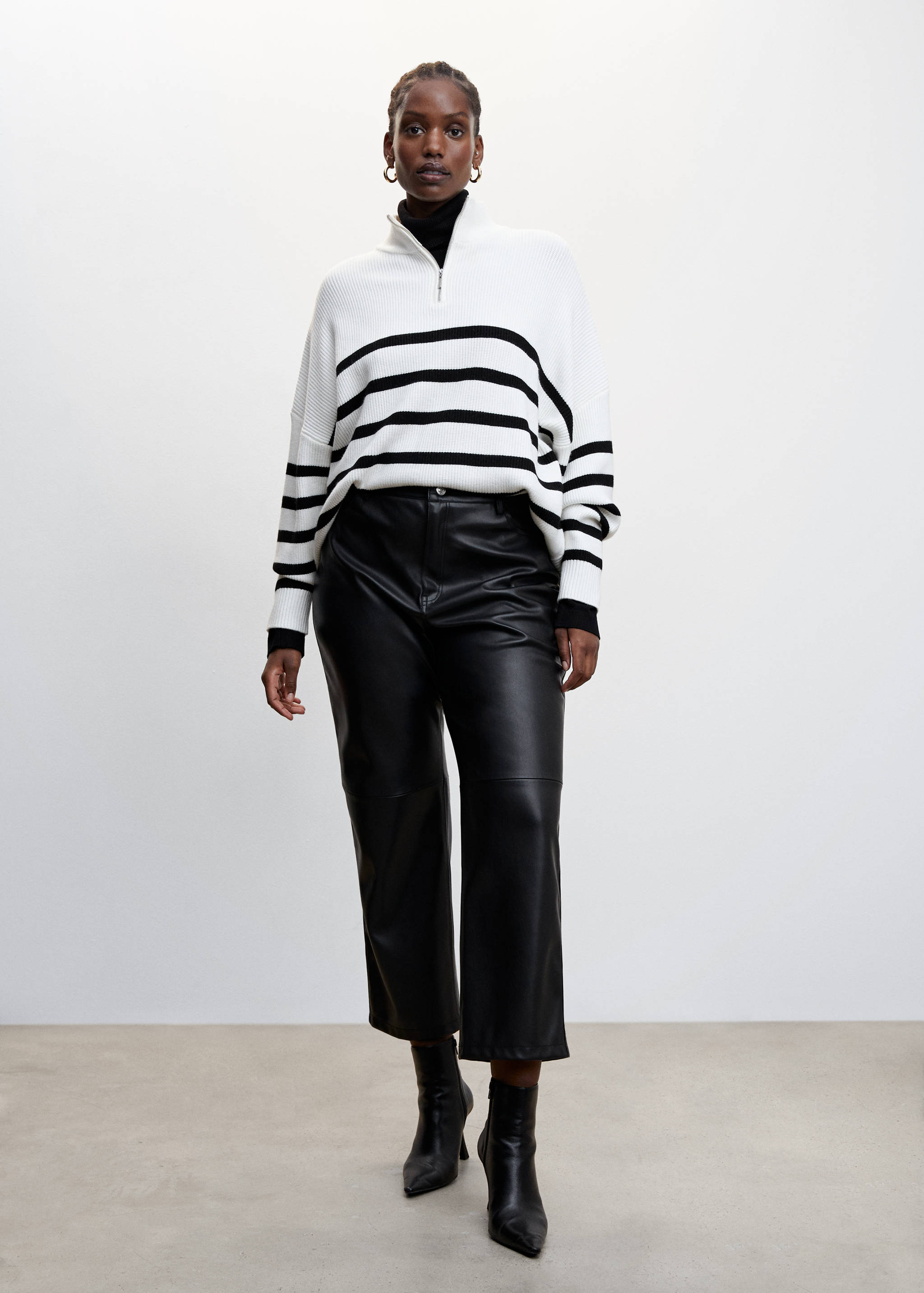 Striped sweater with zip - Details of the article 6