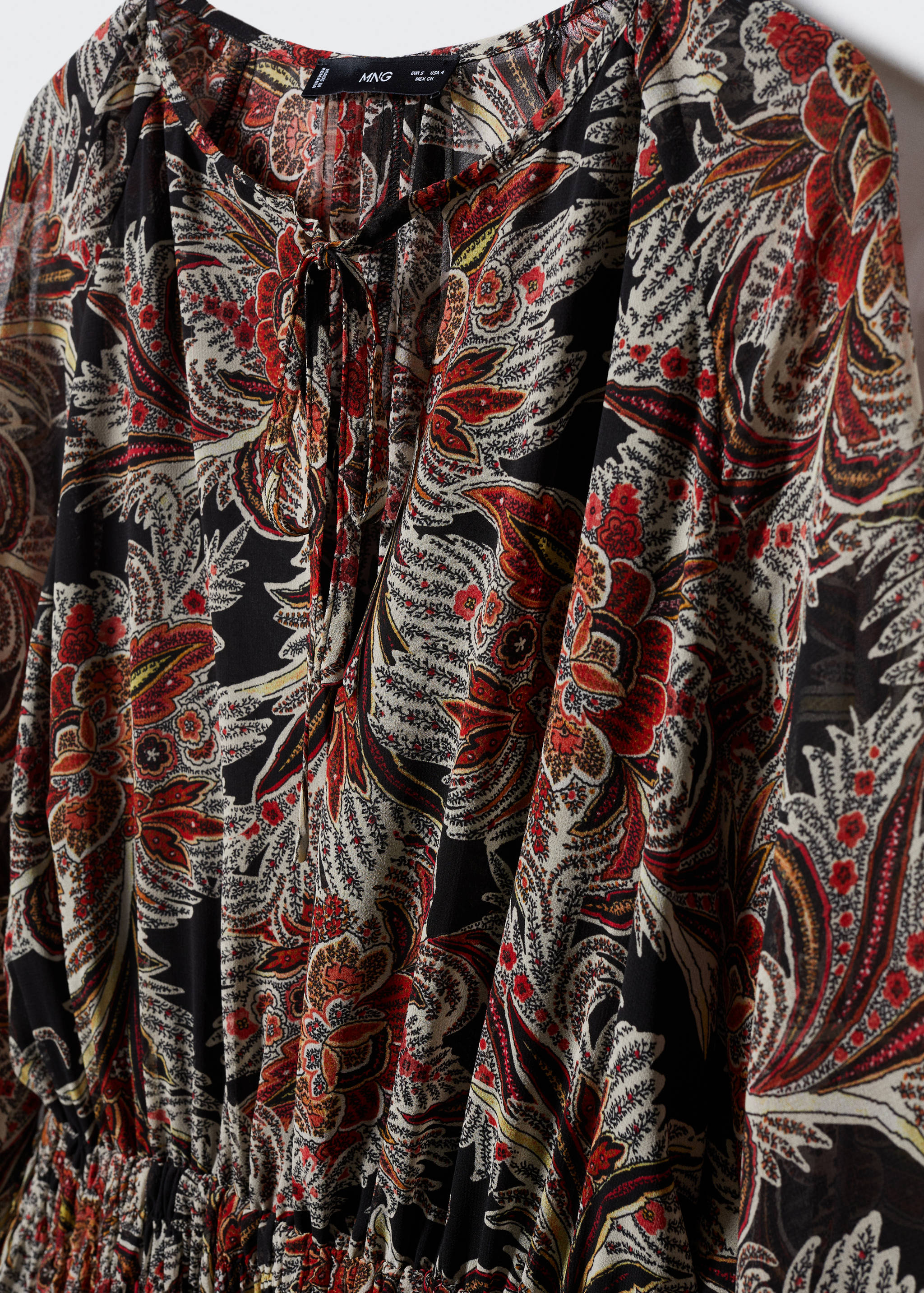 Chiffonkleid mit Blumenmuster - Detail des Artikels 8