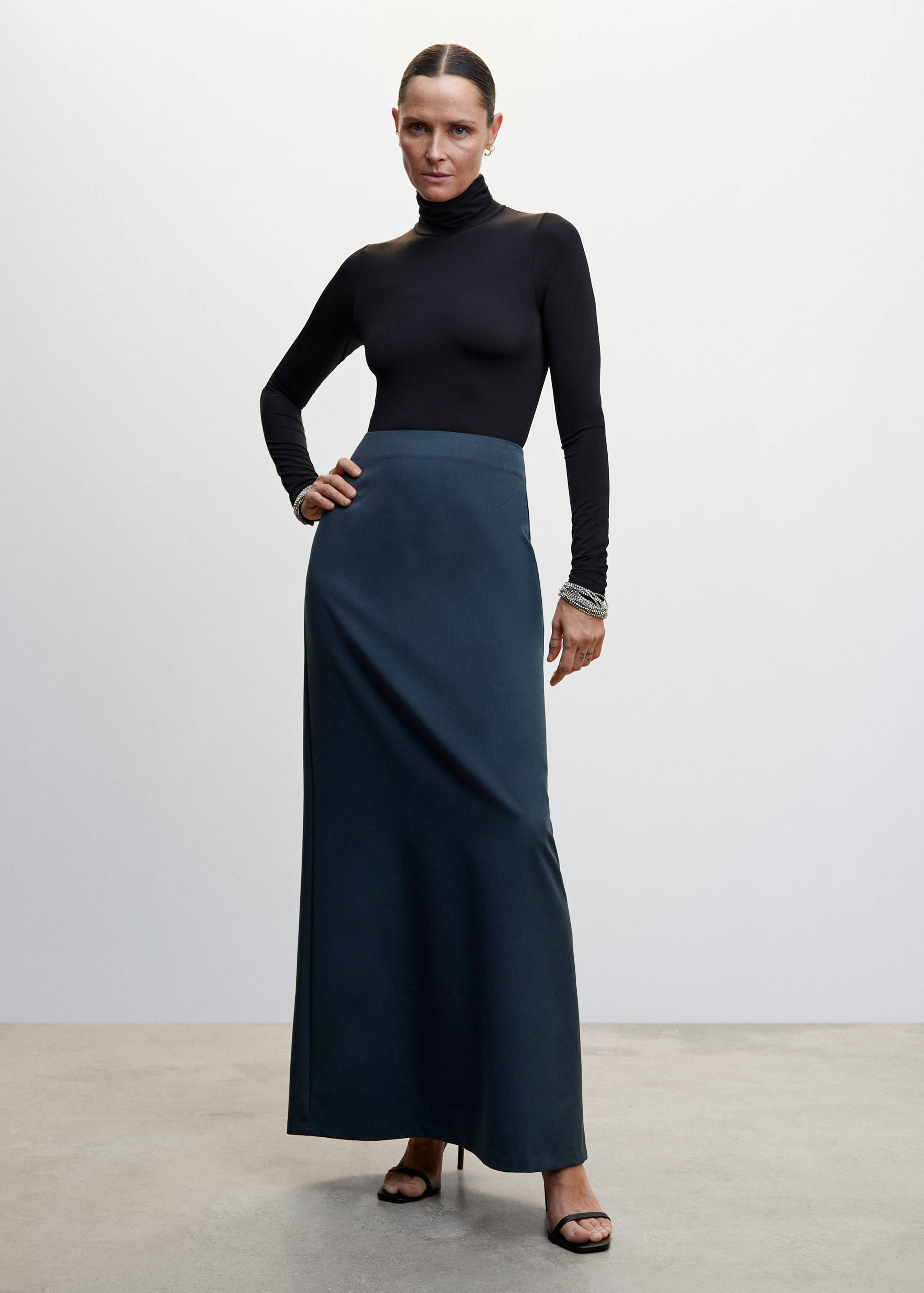 Flowy long skirt - General plane