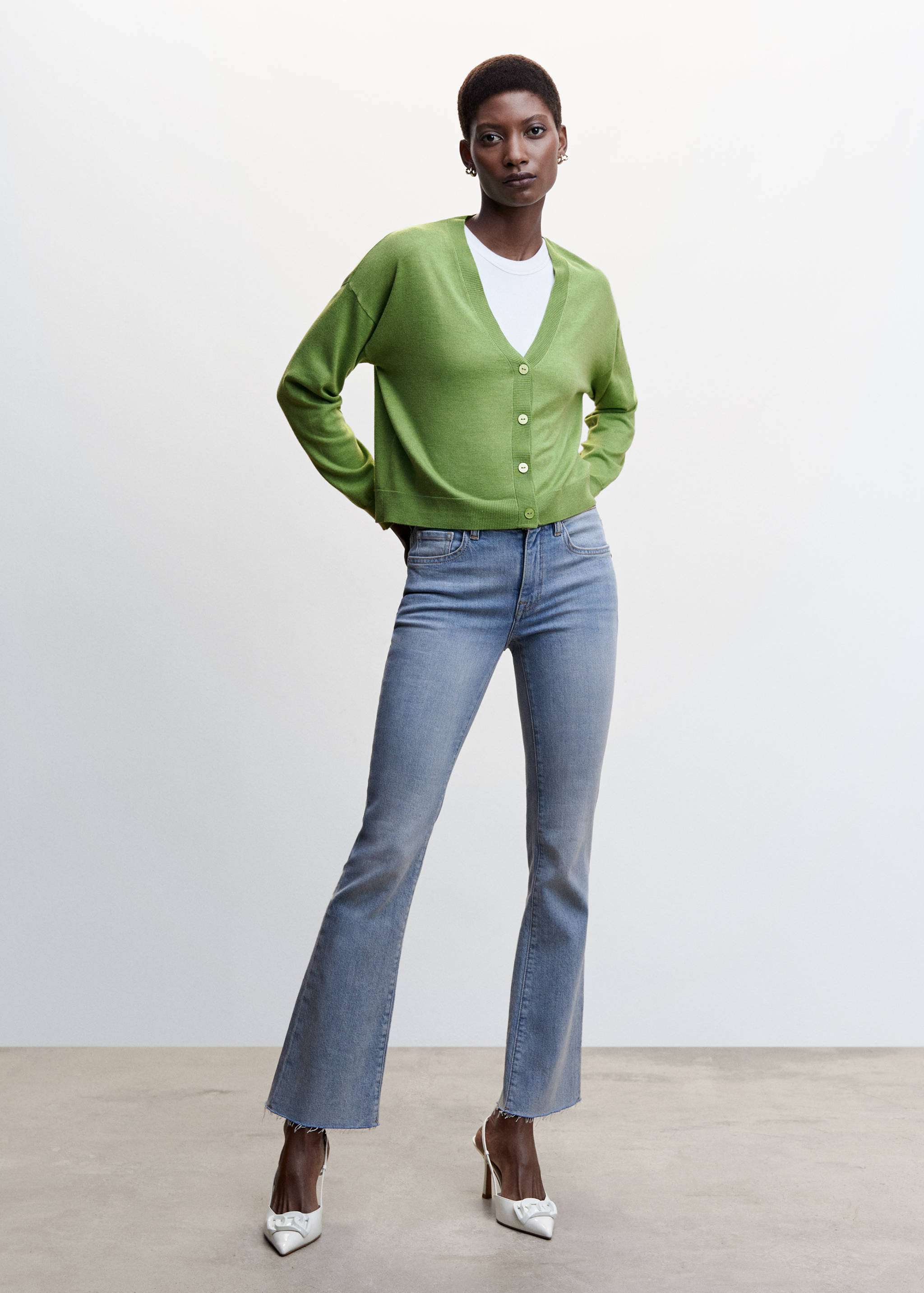 Fine-knit cardigan - General plane