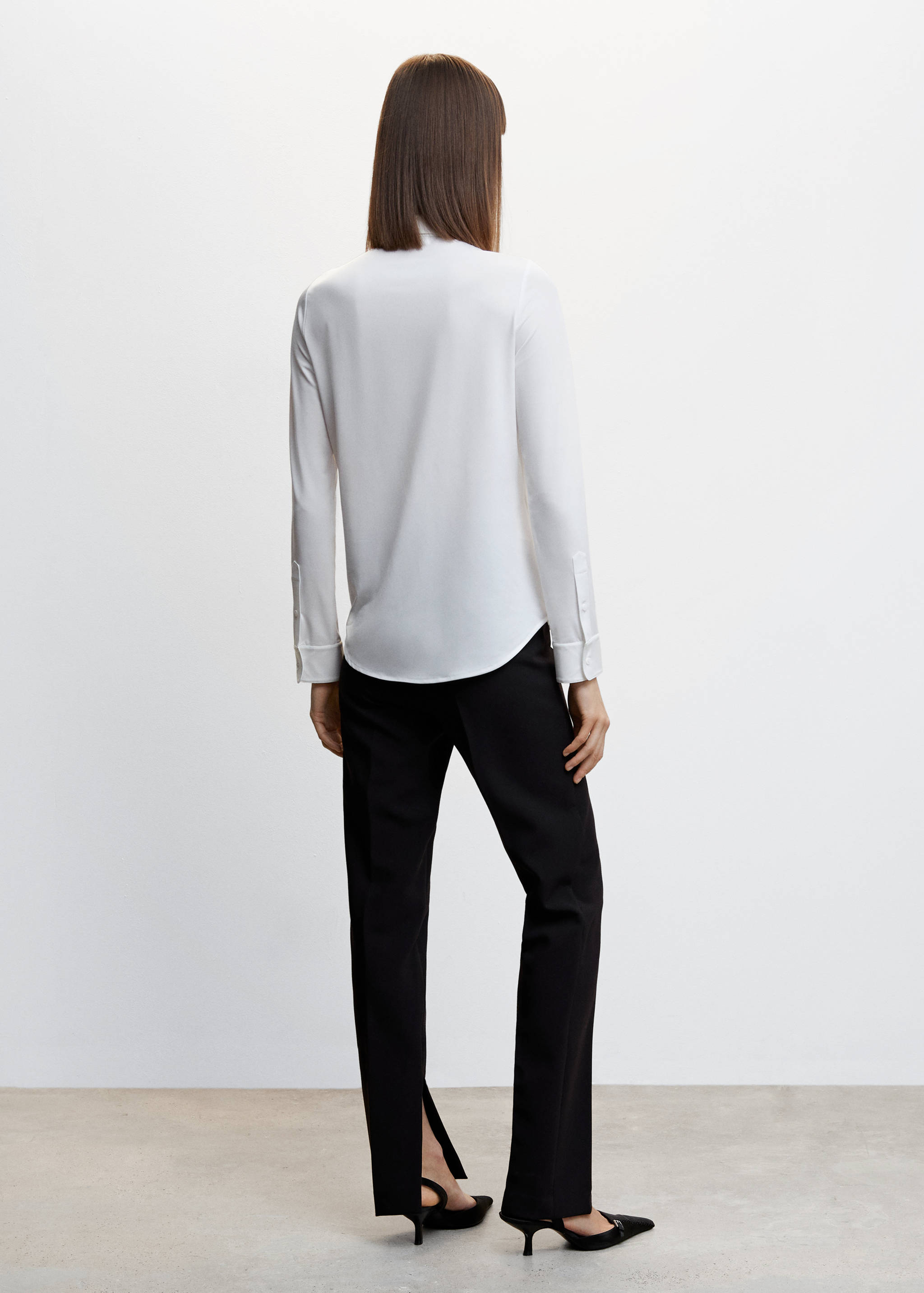 Fließende Bluse mit Knöpfen - Rückseite des Artikels