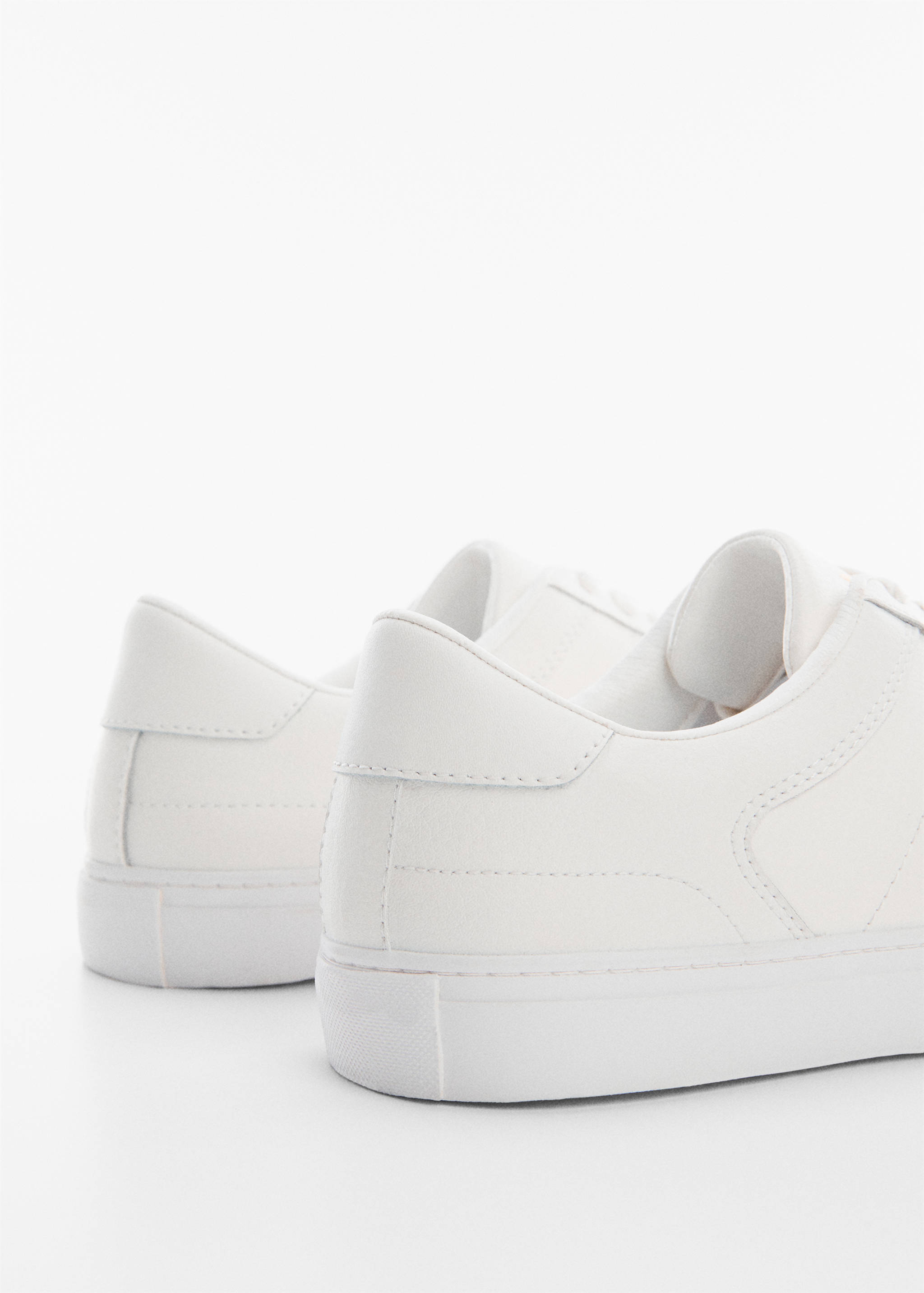 Geschnürte Ledersneaker - Detail des Artikels 1