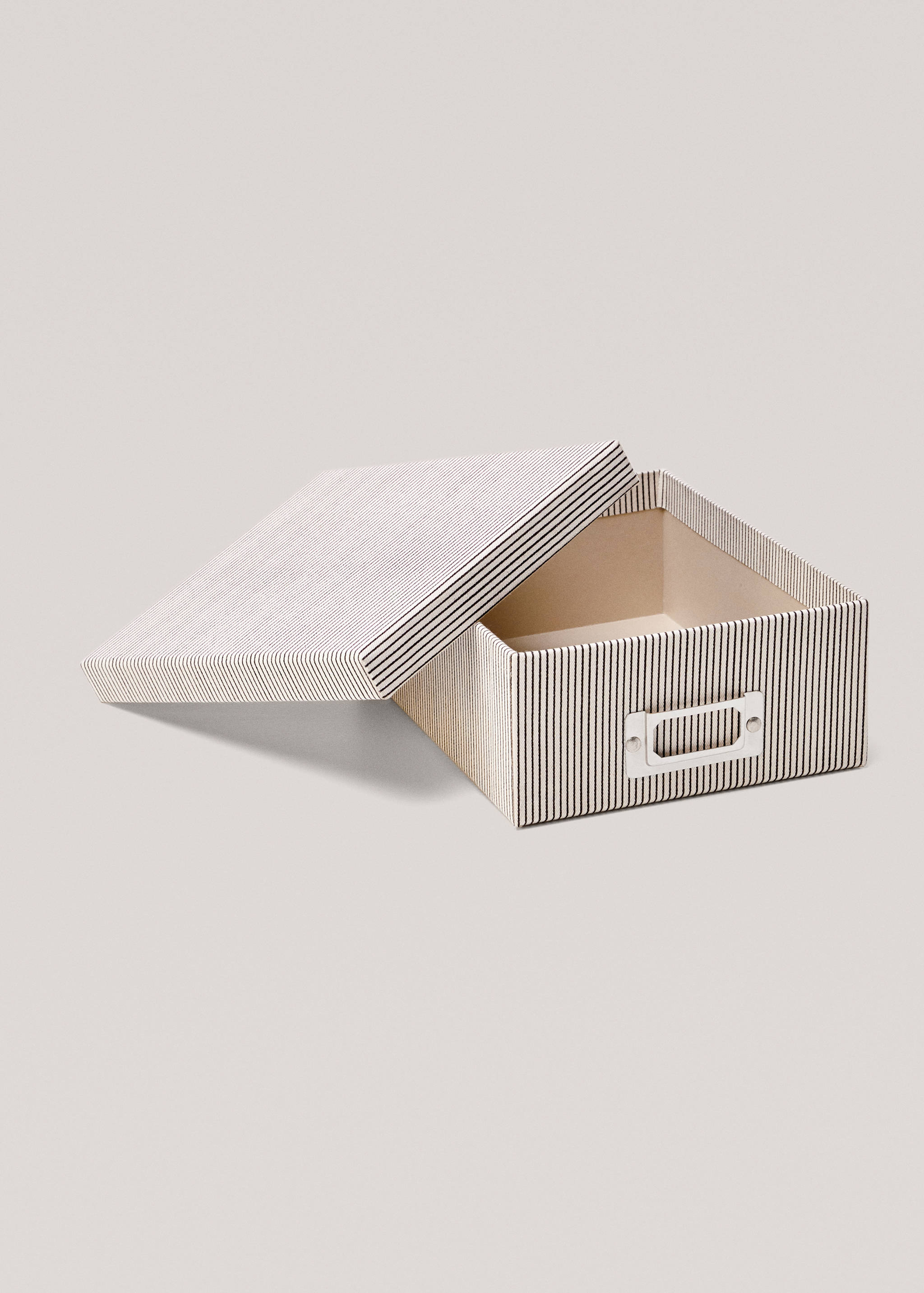 Fabric box 09x07cm - Details of the article 2