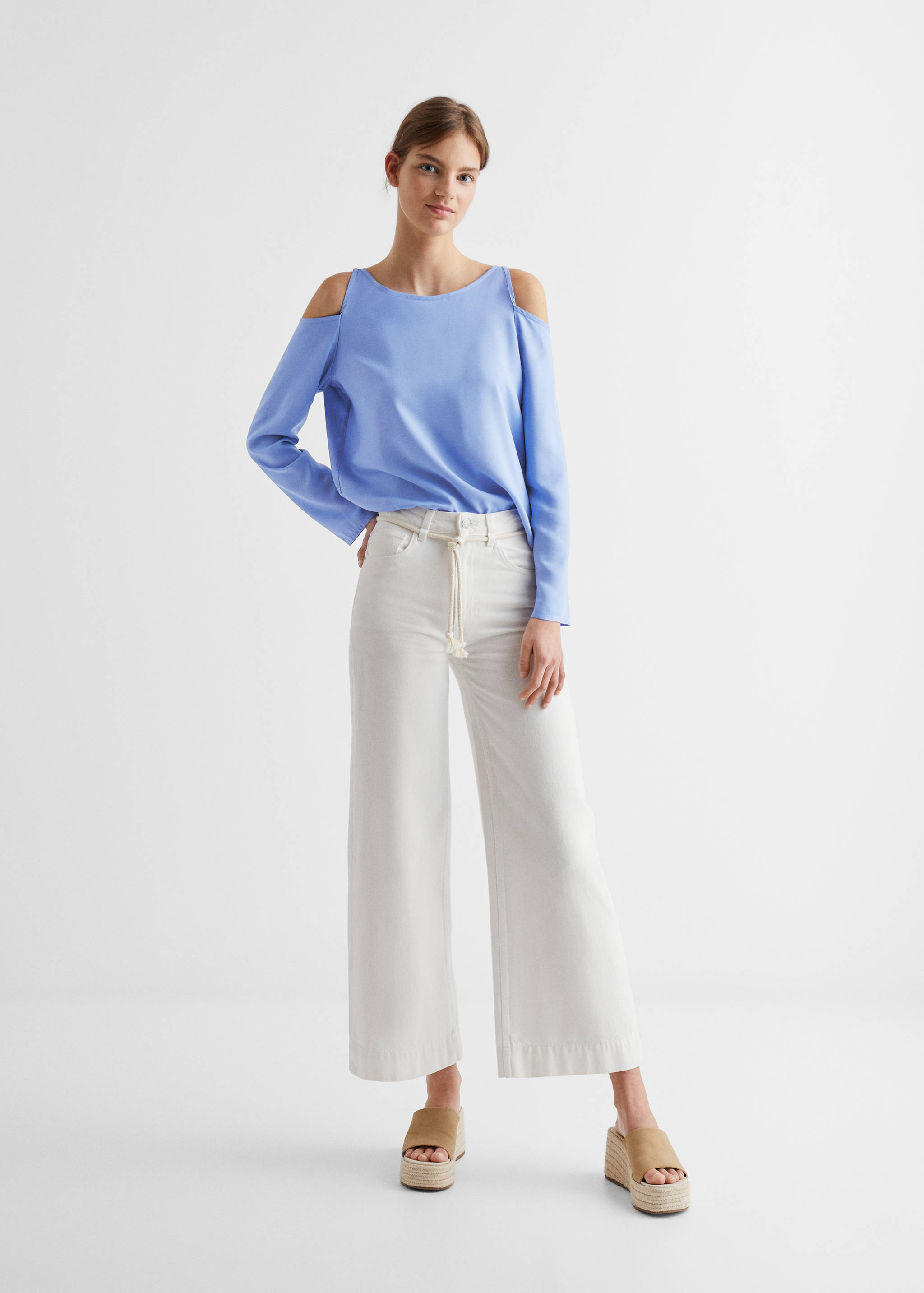 Flowing blouse with shoulder opening  - General plane