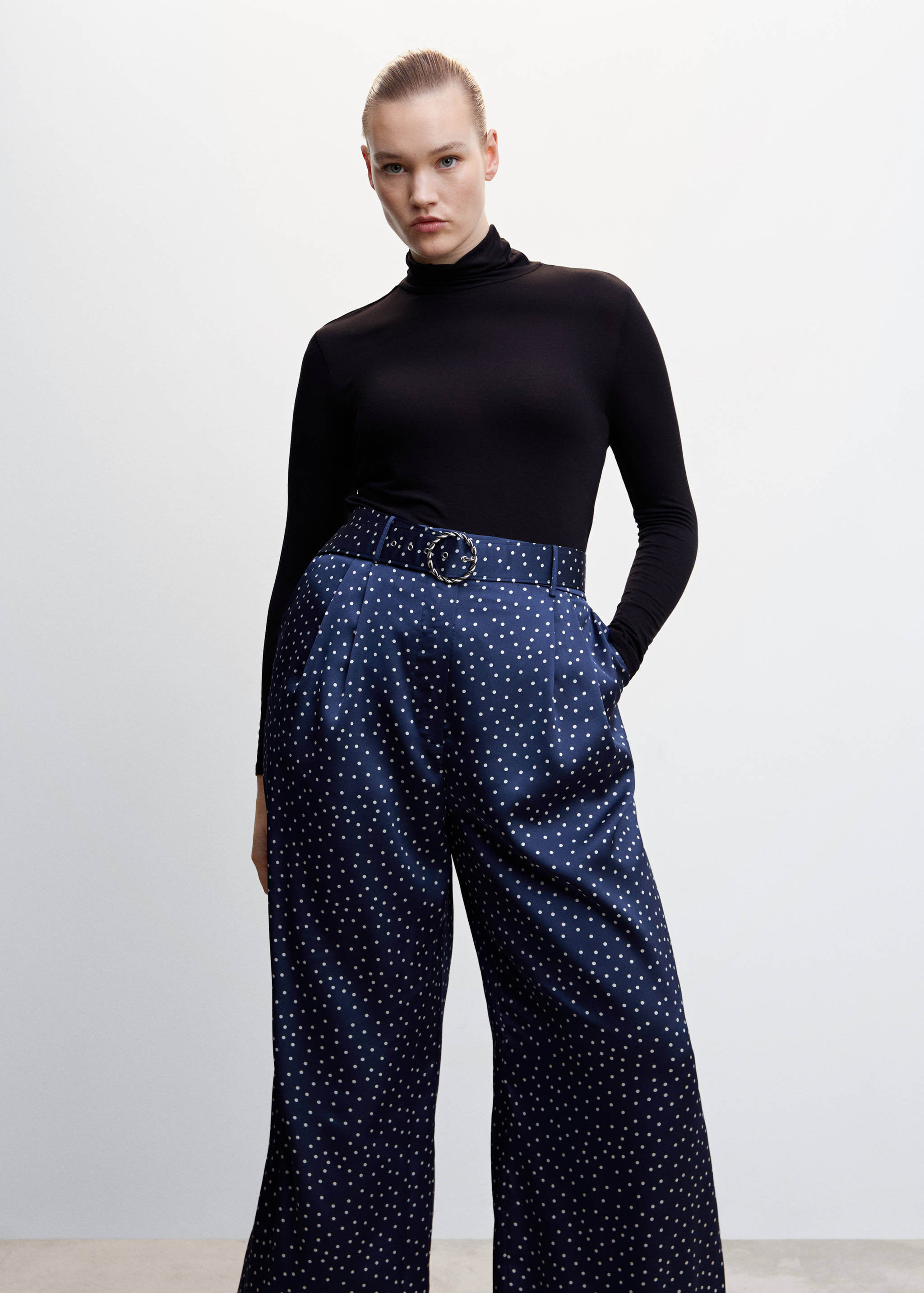 Taupe palazzo trousers with belt - Details of the article 5