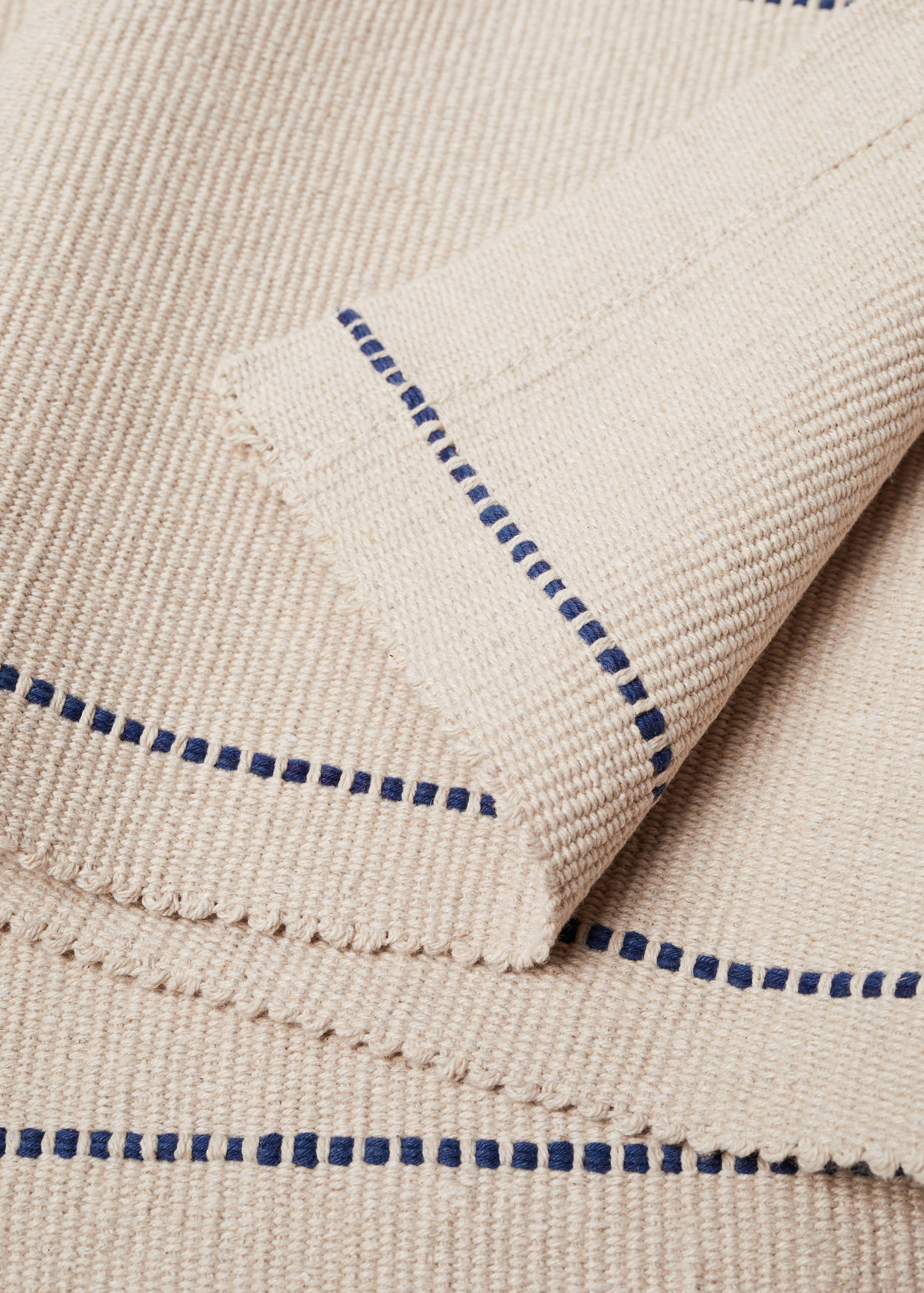 Hímzett asztali futó - A termék adatai 1