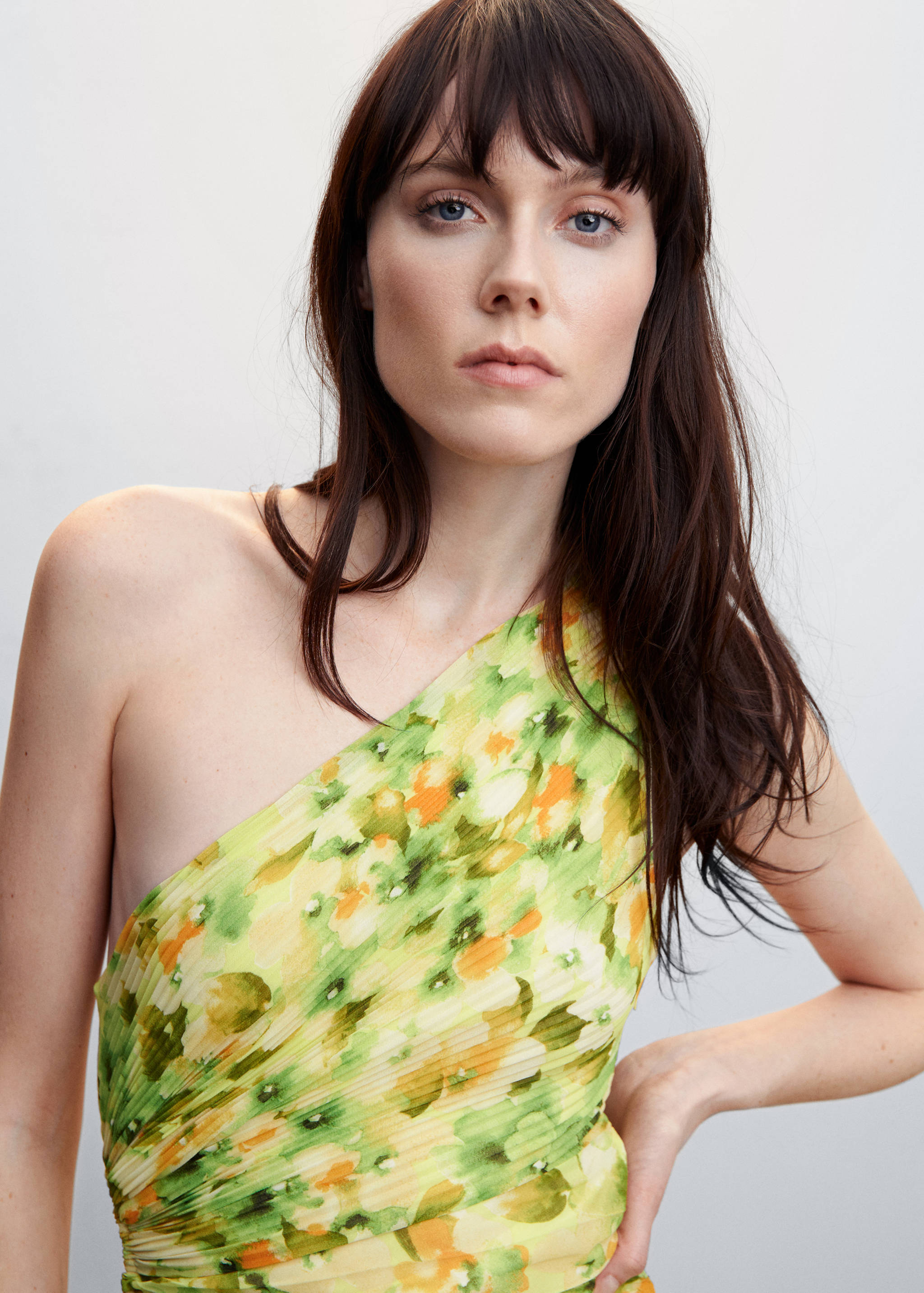 Asymmetrical pleated dress - Details of the article 1