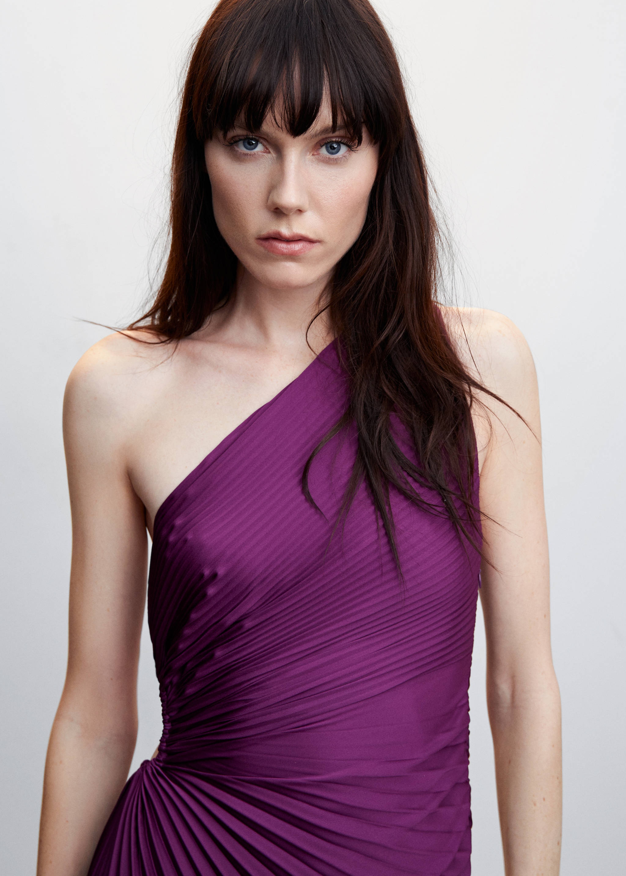 Asymmetrical pleated dress - Details of the article 1