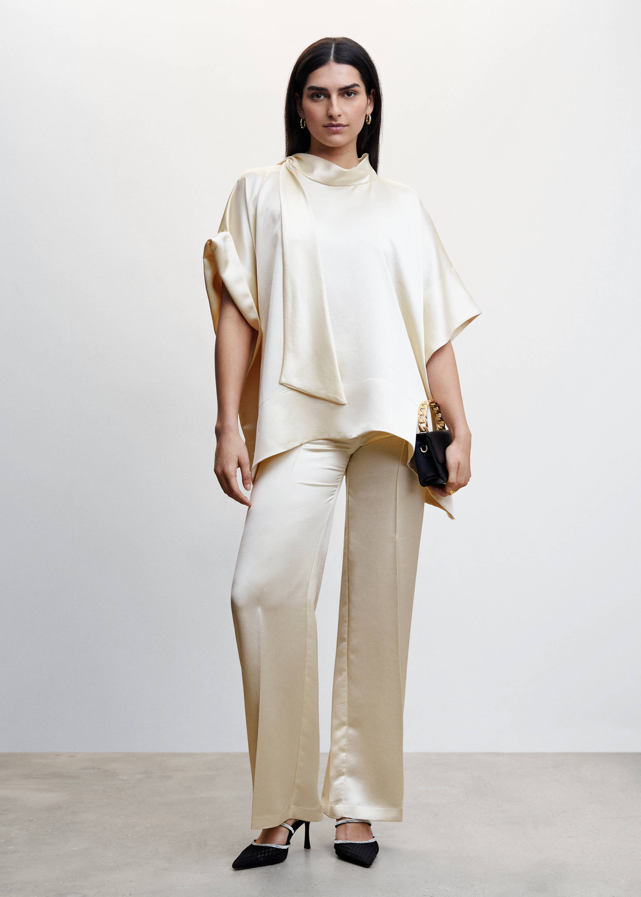 Satin blouse with bow collar - General plane