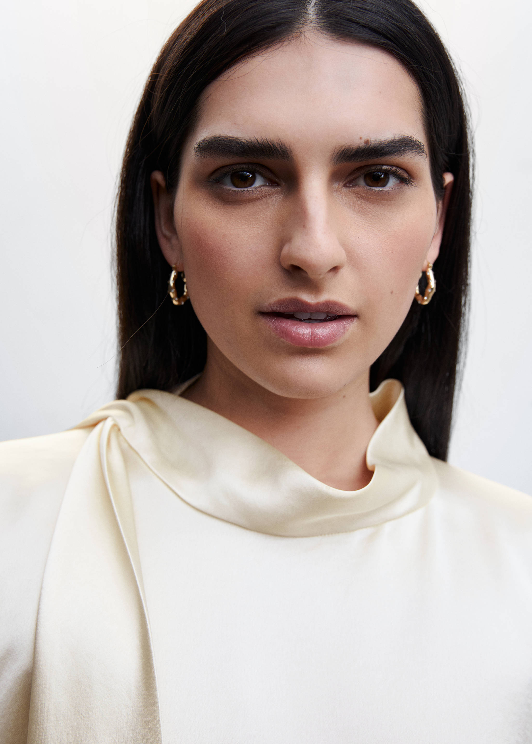 Satin blouse with bow collar - Details of the article 1