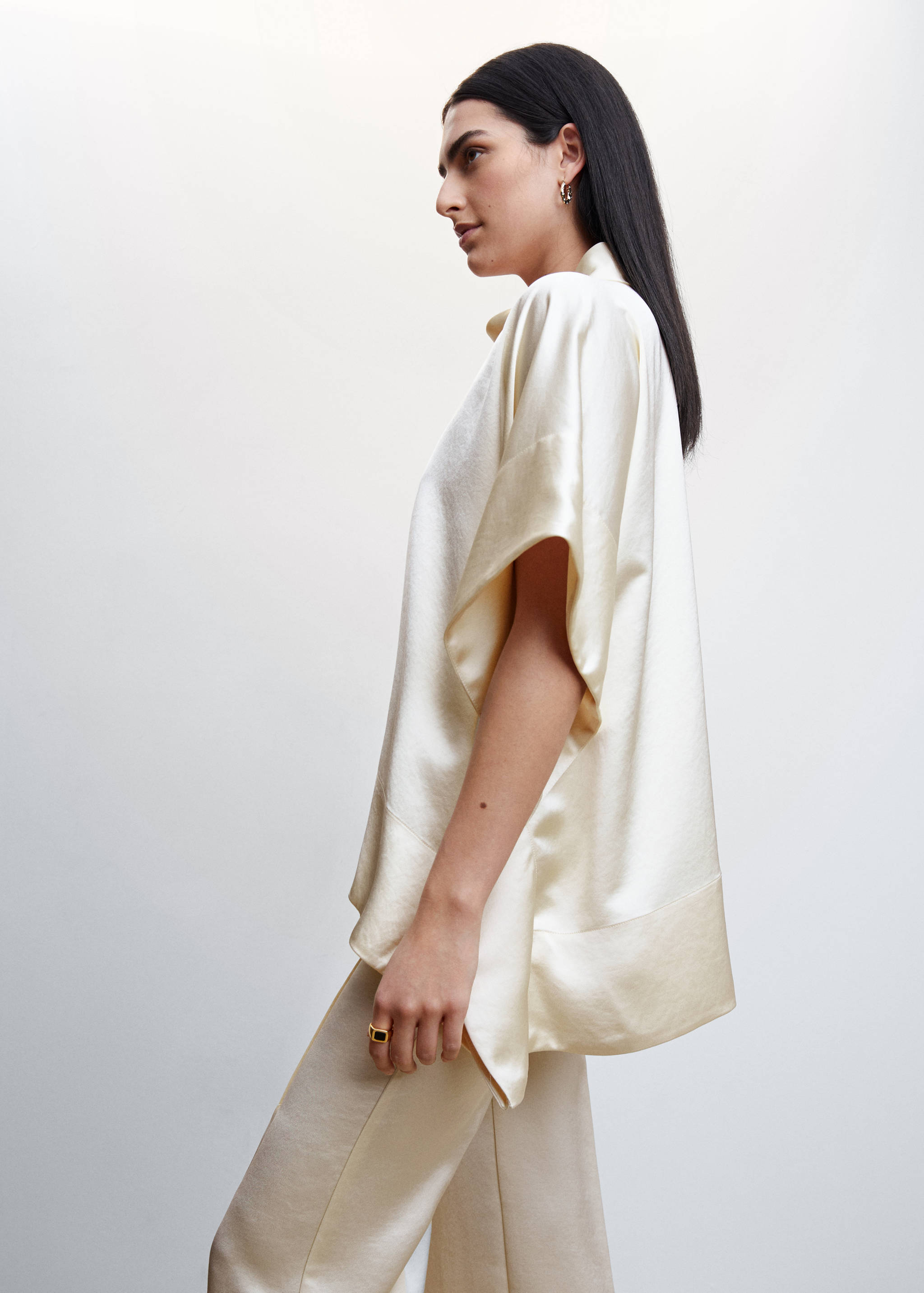 Satin blouse with bow collar - Details of the article 4