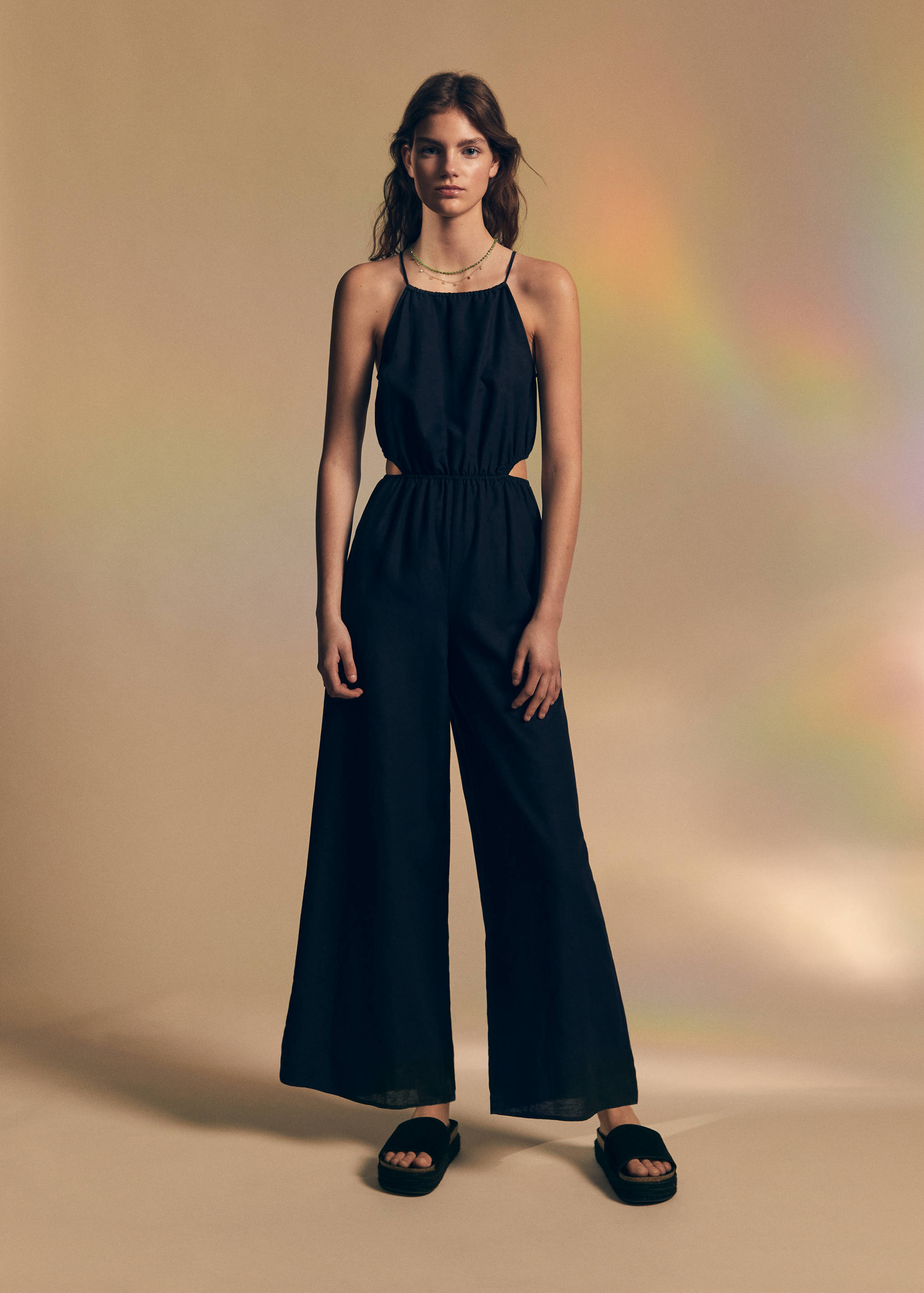 Langer Jumpsuit mit Schlitzen - Detail des Artikels 5