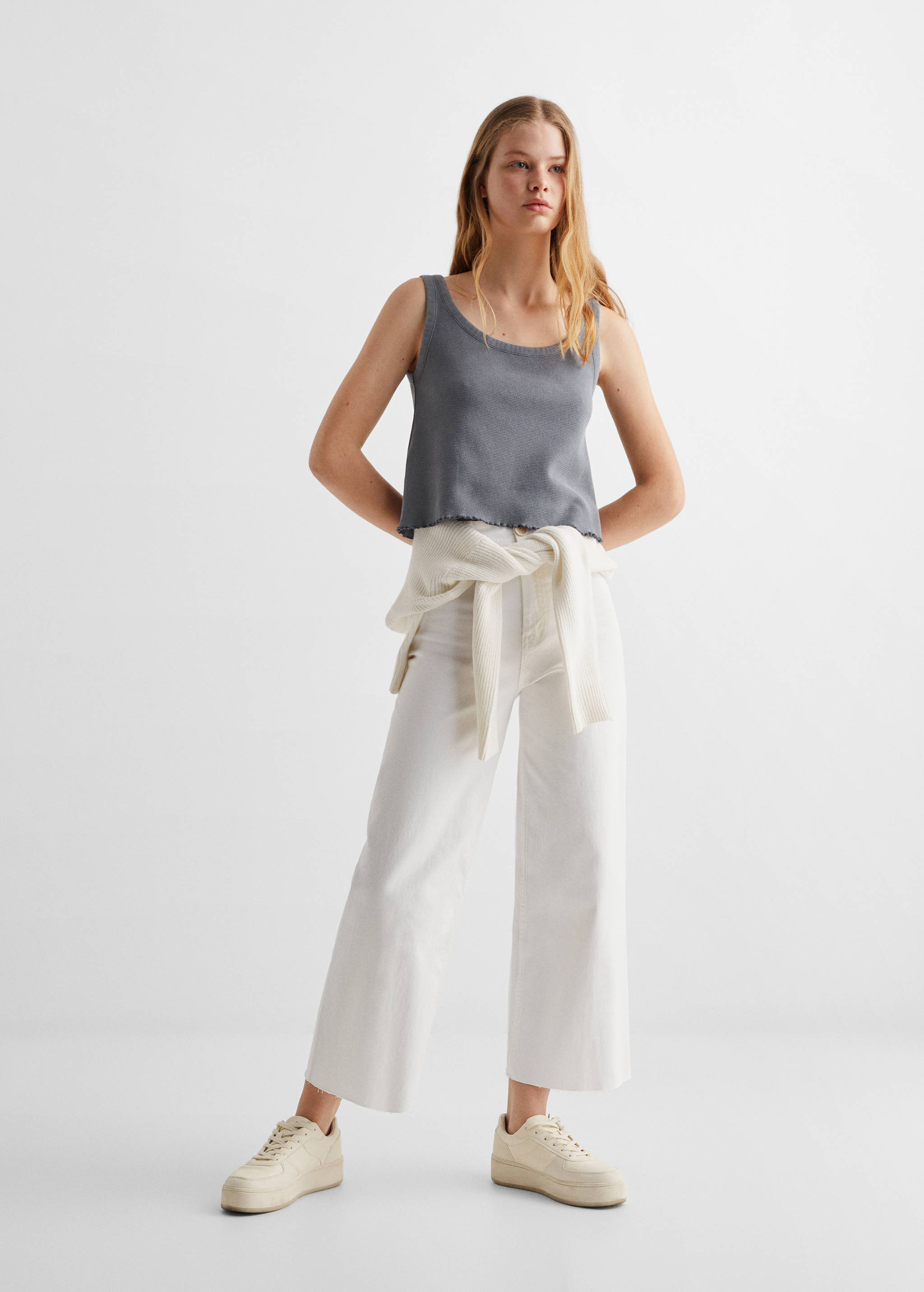 Essential strap top - General plane