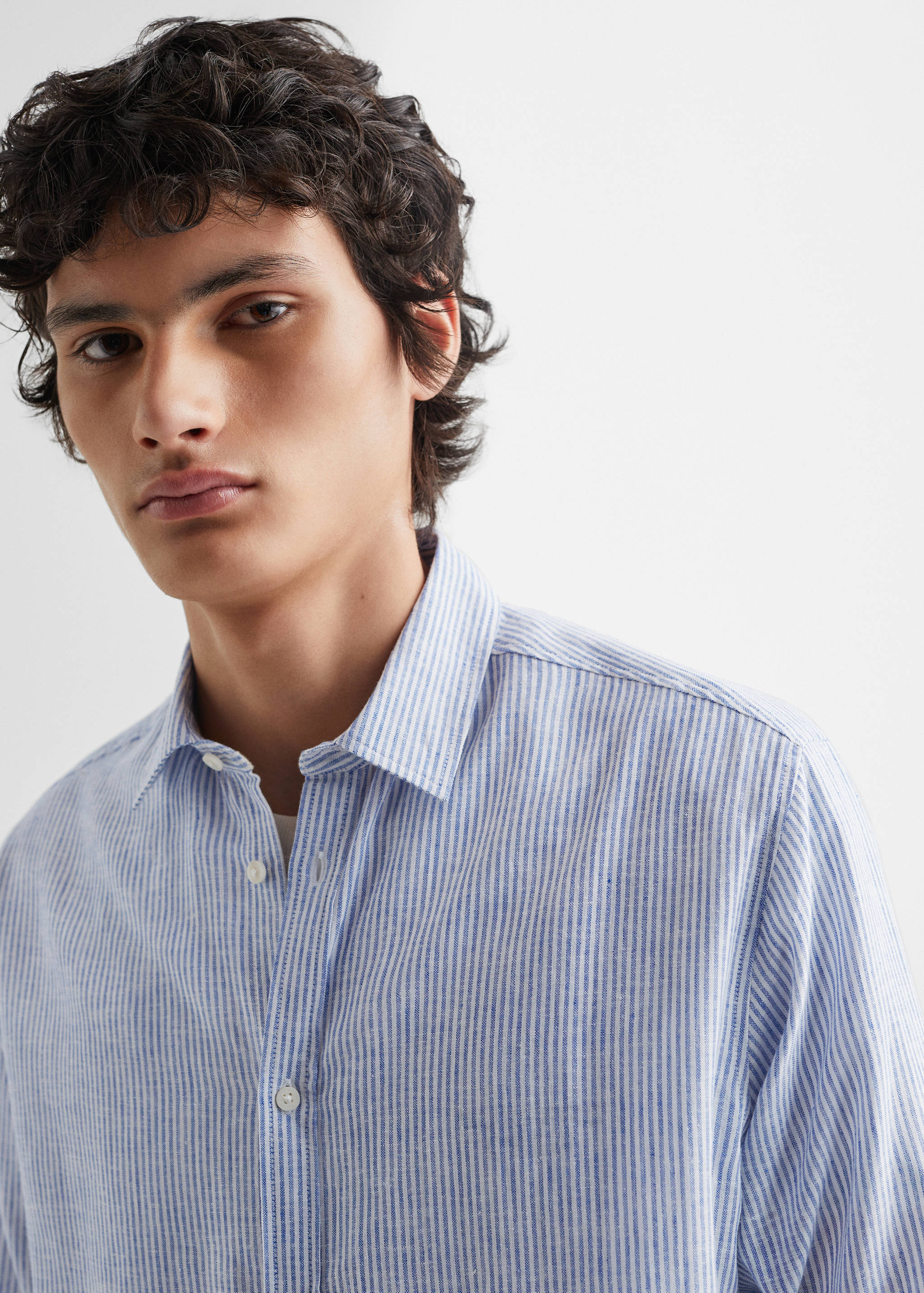 Randig linne-blandad skjorta - Detaljer om artikeln 1