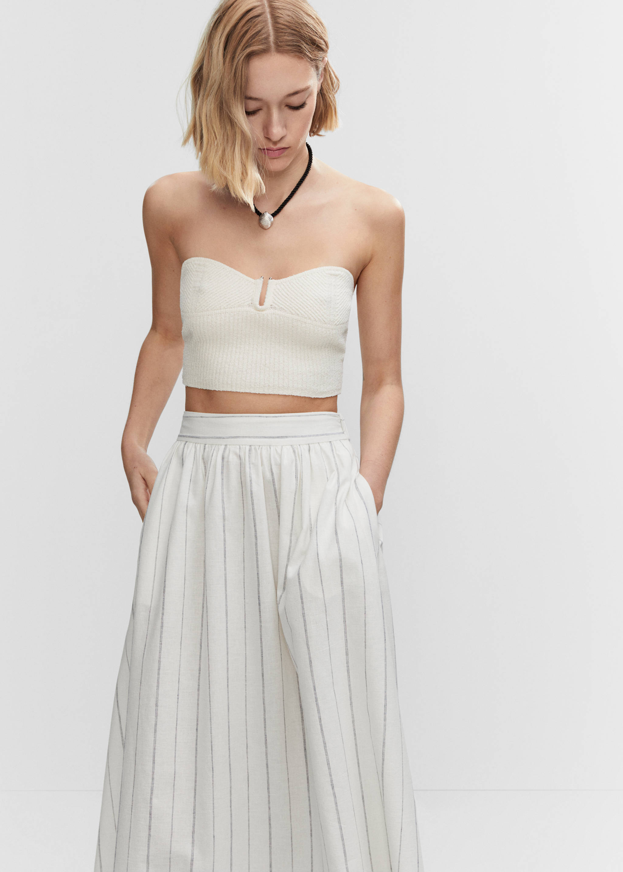 Faldilla ratlla diplomàtica - Pla mig