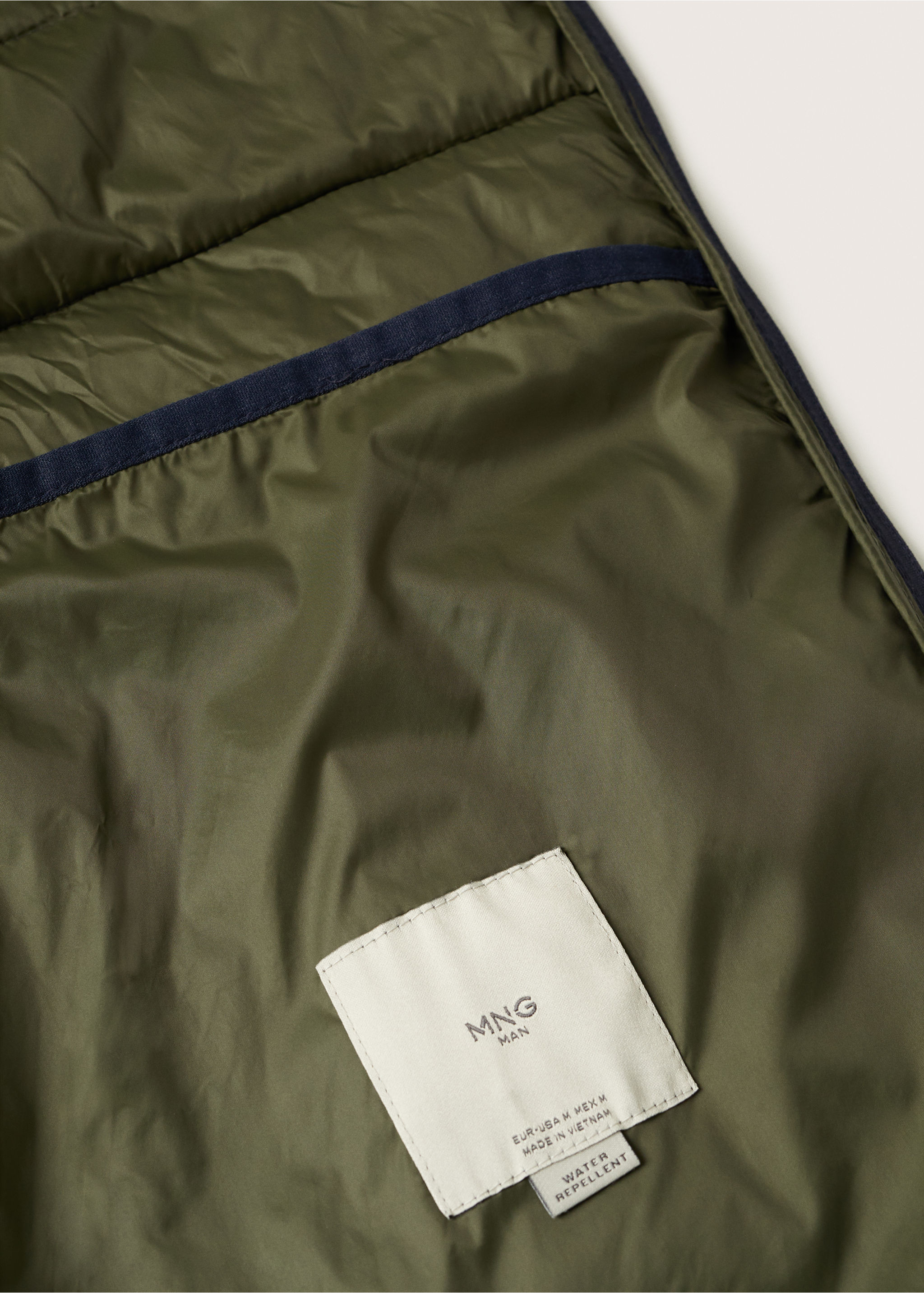 Ultra-light padded jacket - Details of the article 8