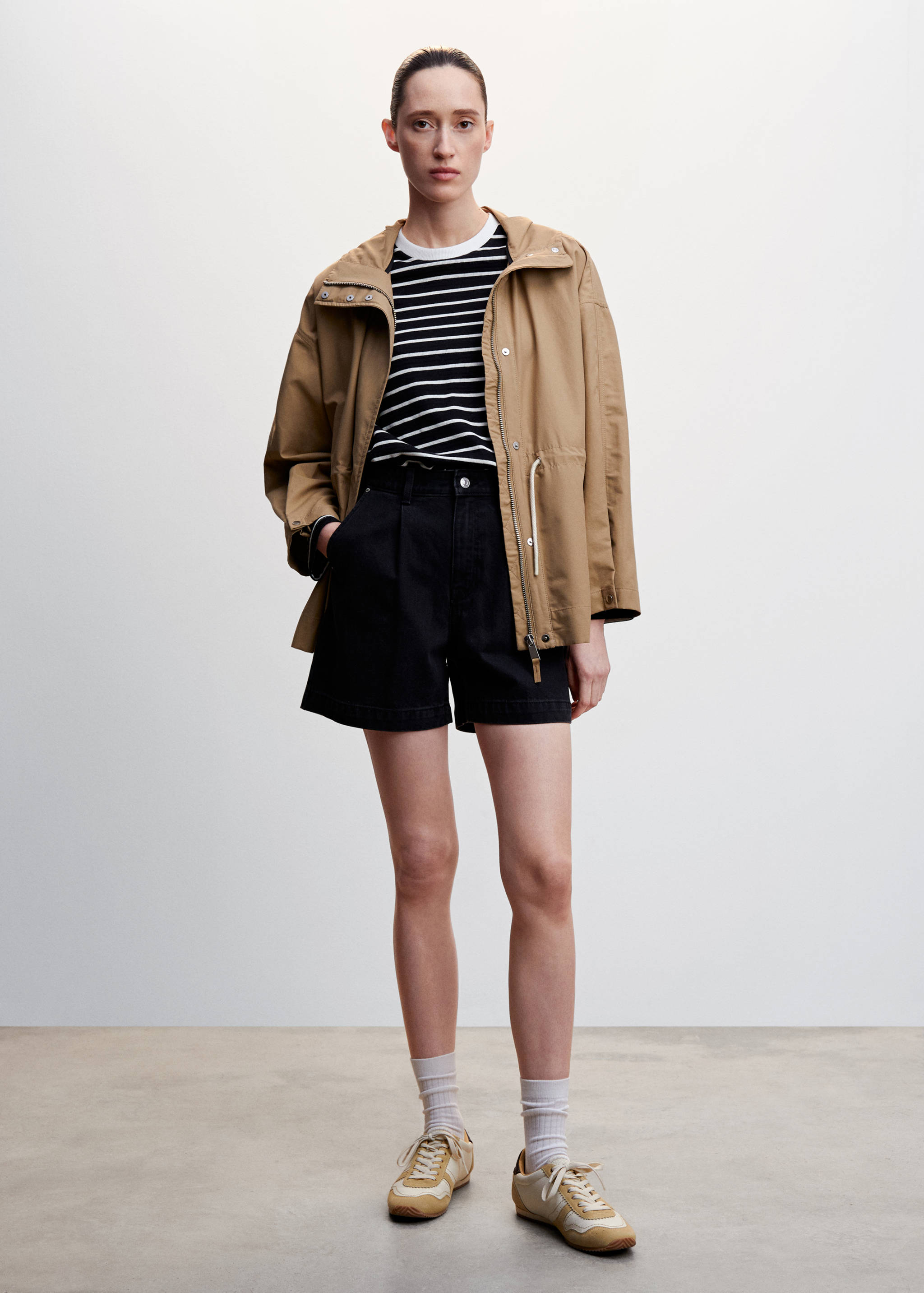 Pleated slouchy shorts - General plane