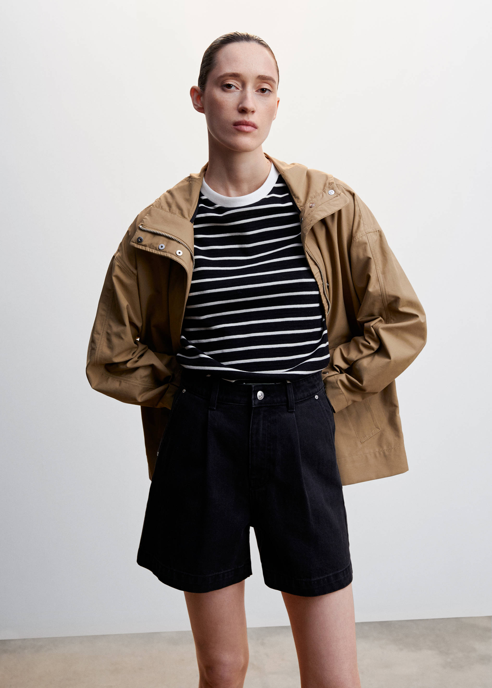 Pleated slouchy shorts - Details of the article 1