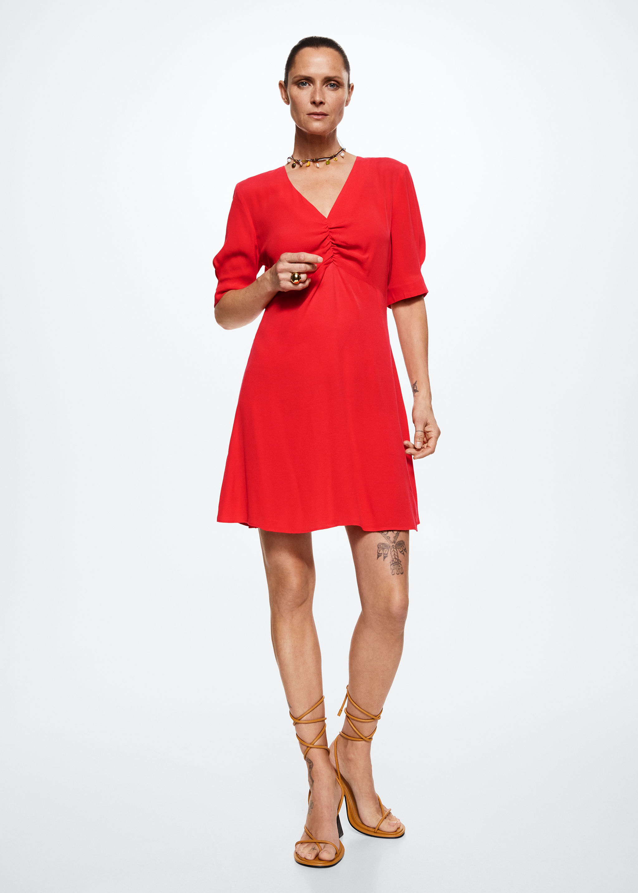 Vestit detall frunzit - Pla general