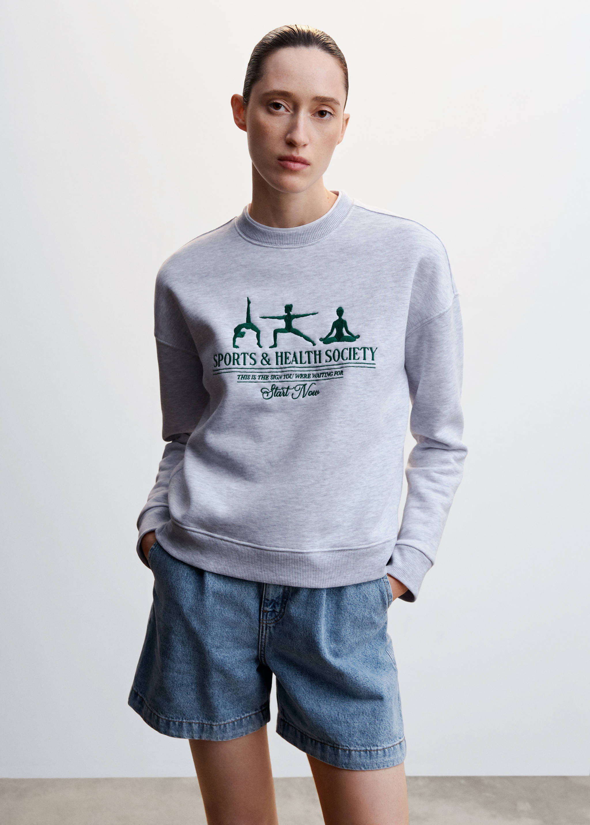 Slouchy pleated shorts - Details of the article 1