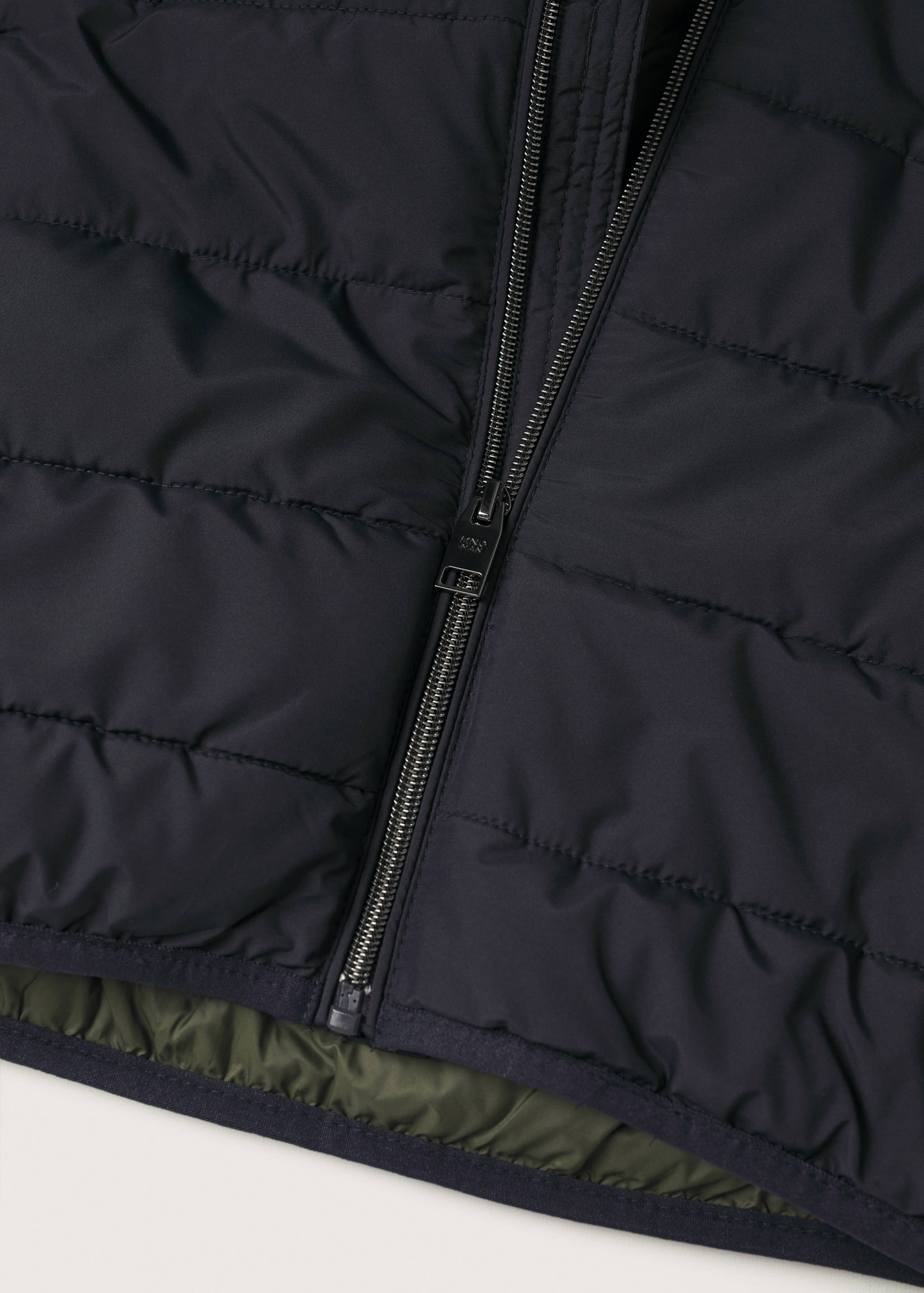 Lightweight nylon quilted gilet - Details of the article 8